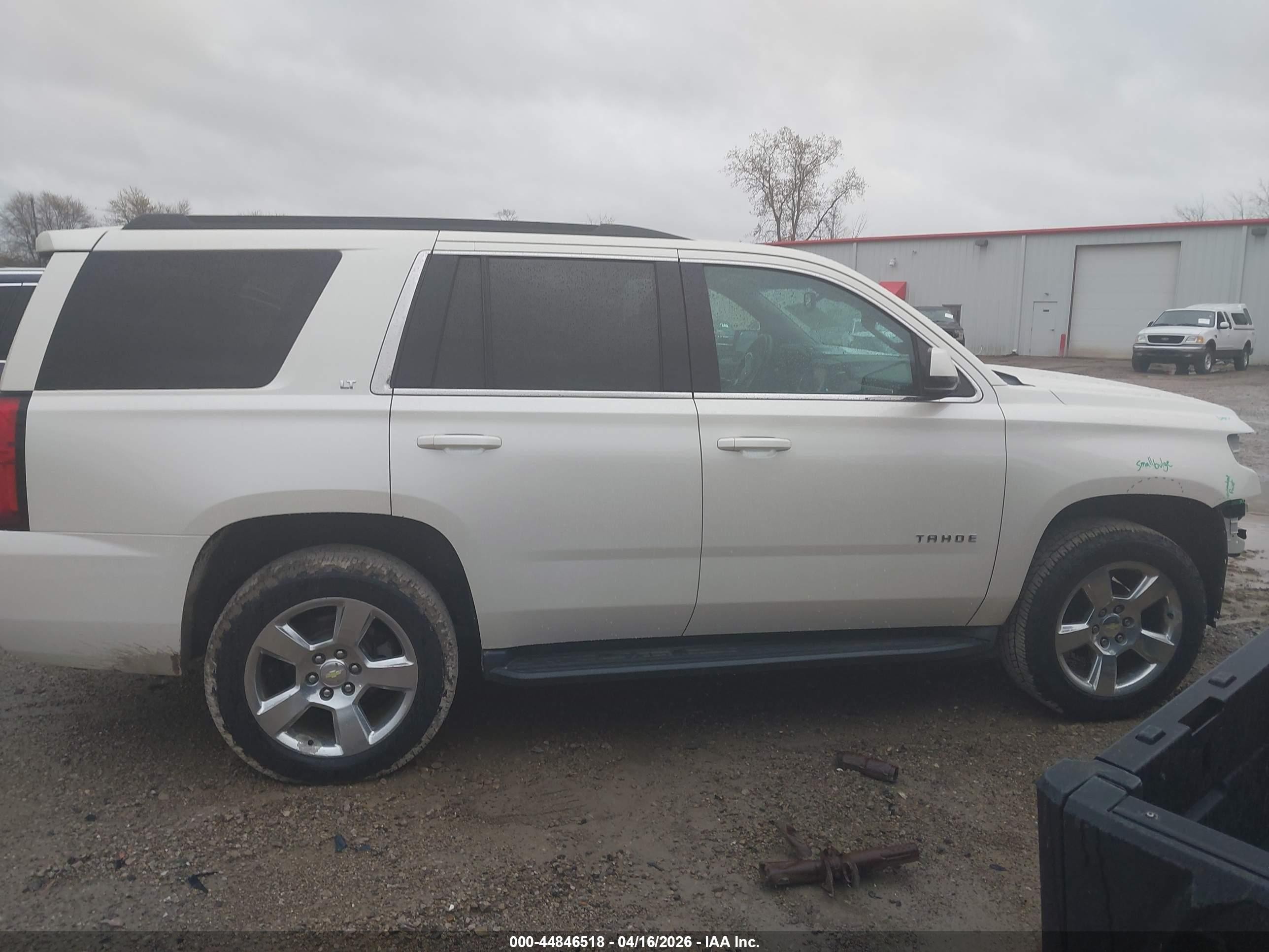 2015 Chevrolet Tahoe Lt White vin: 1GNSKBKC3FR152243