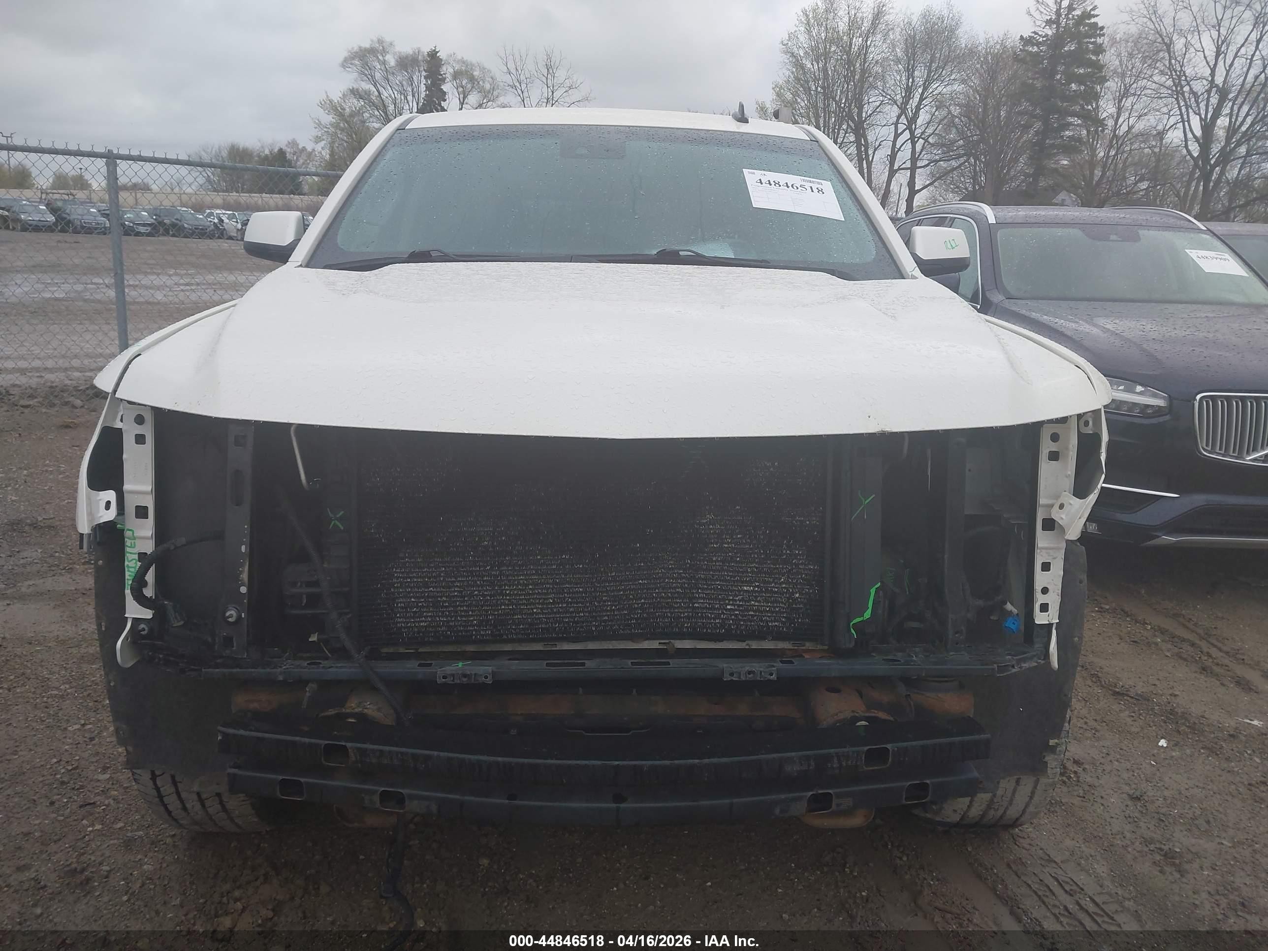 2015 Chevrolet Tahoe Lt White vin: 1GNSKBKC3FR152243