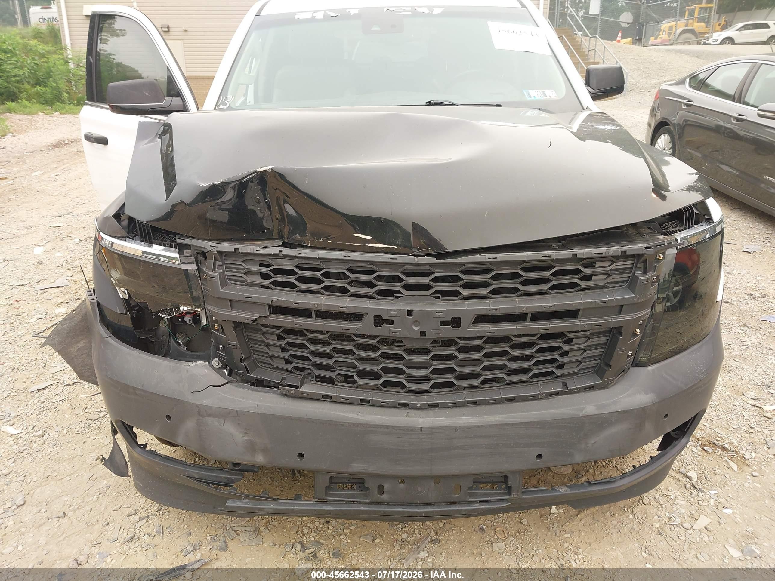 2015 Chevrolet Tahoe Lt White vin: 1GNSKBKC3FR295693