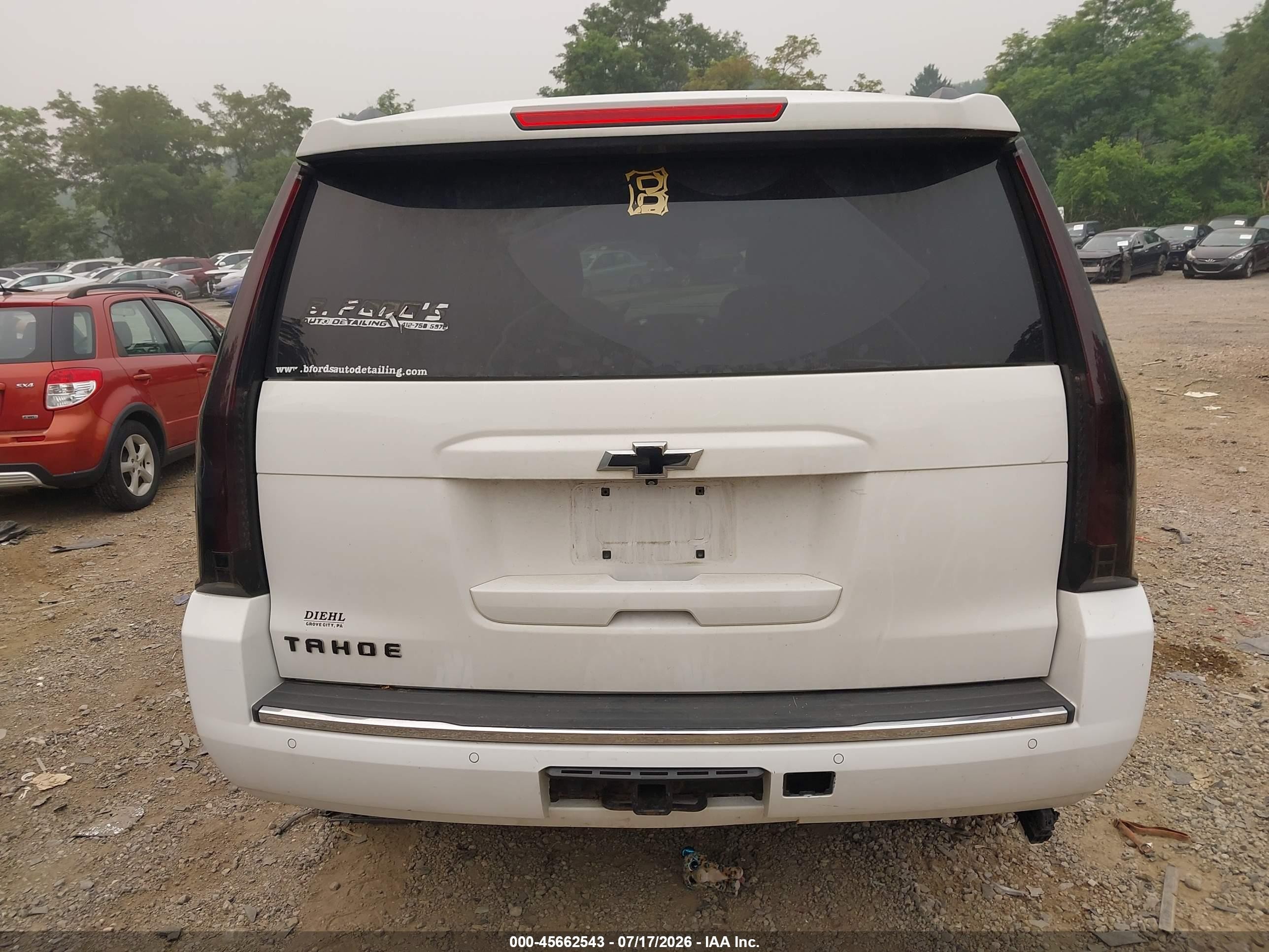 2015 Chevrolet Tahoe Lt White vin: 1GNSKBKC3FR295693