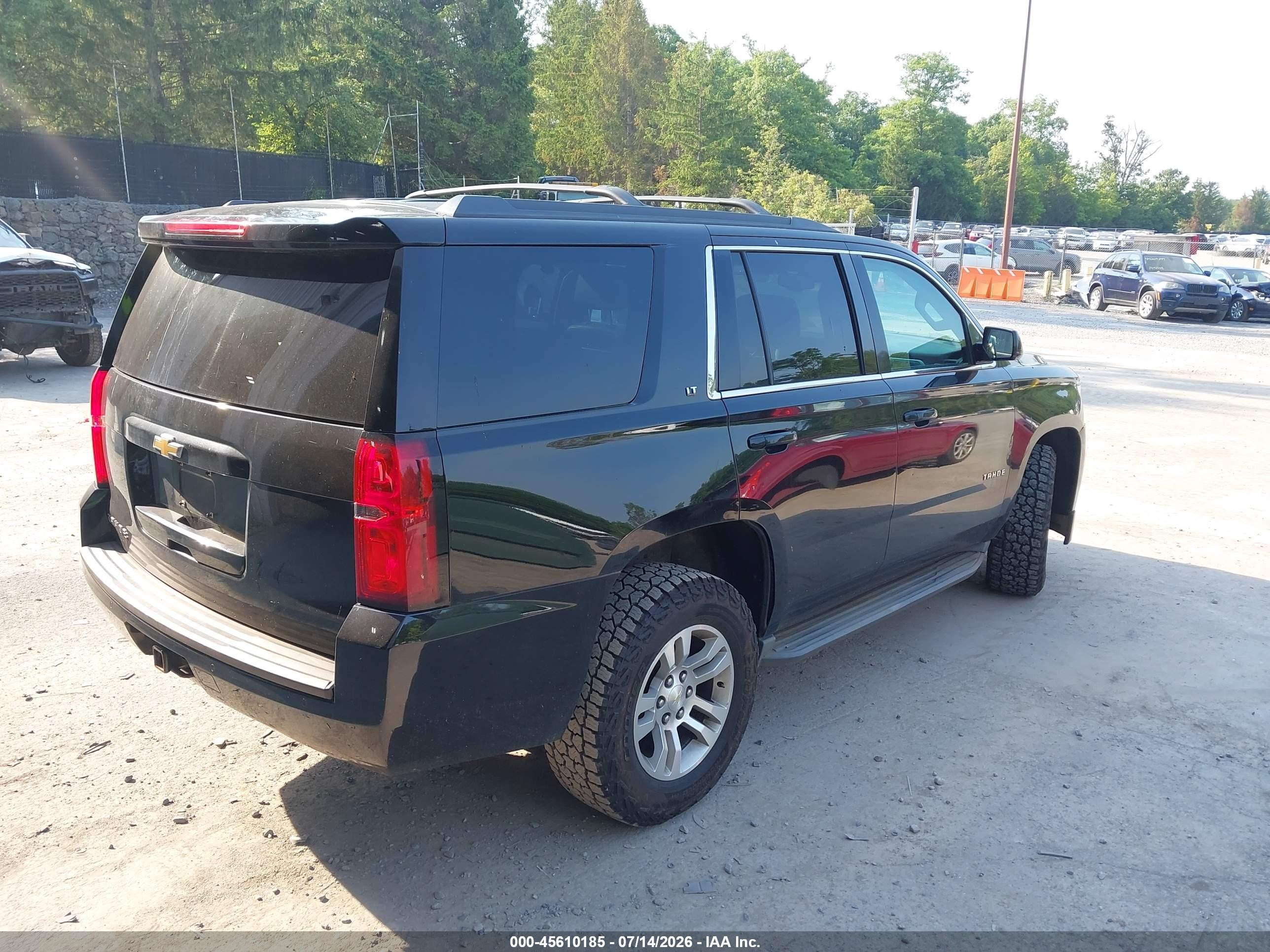 2015 Chevrolet Tahoe Lt Черный vin: 1GNSKBKC3FR565022