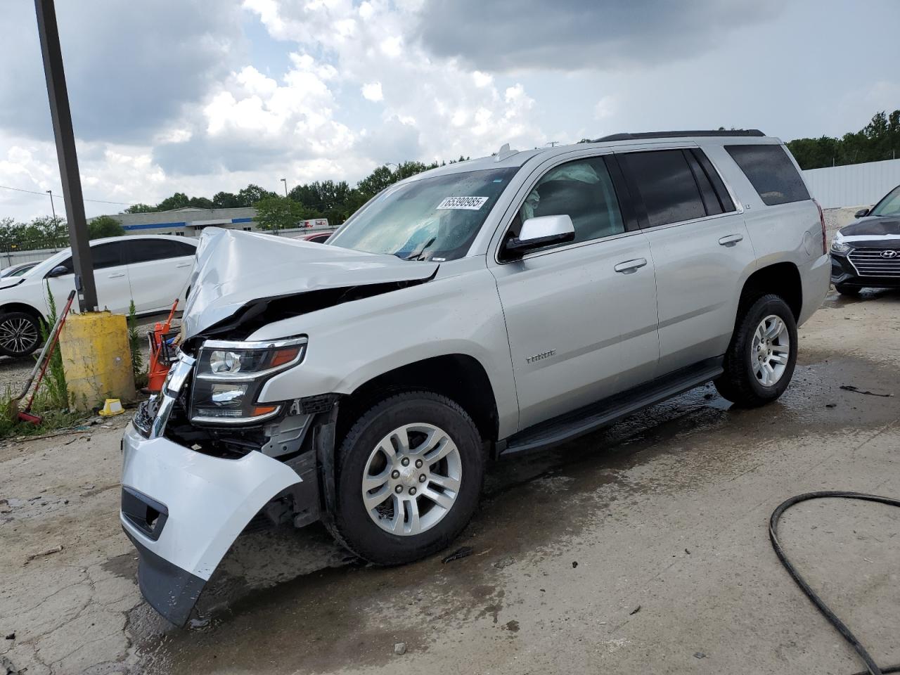 2018 Chevrolet Tahoe K1500 Lt Silver vin: 1GNSKBKC3JR352211