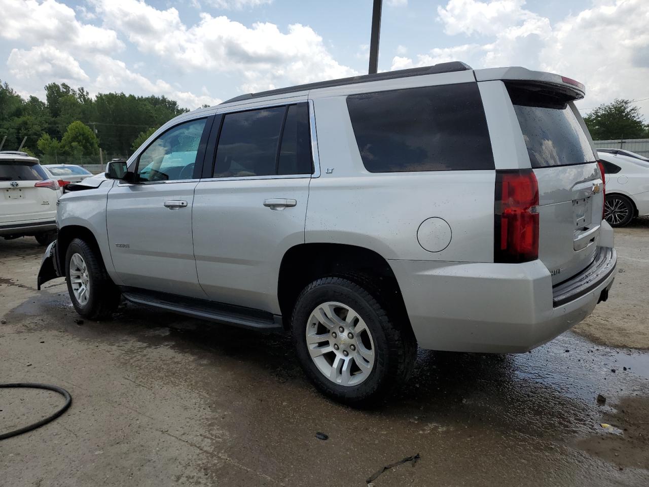 2018 Chevrolet Tahoe K1500 Lt Silver vin: 1GNSKBKC3JR352211