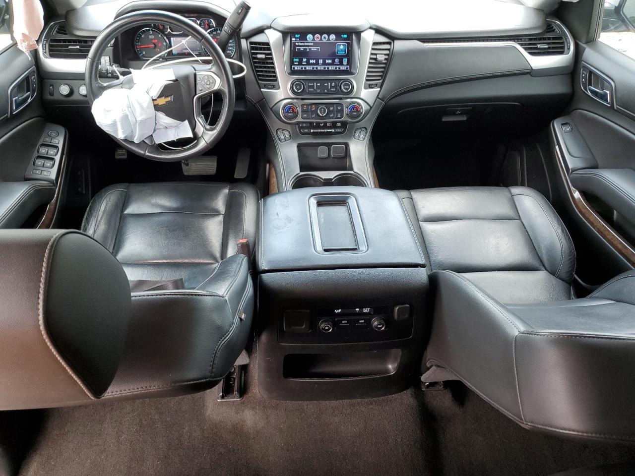 2018 Chevrolet Tahoe K1500 Lt Silver vin: 1GNSKBKC3JR352211