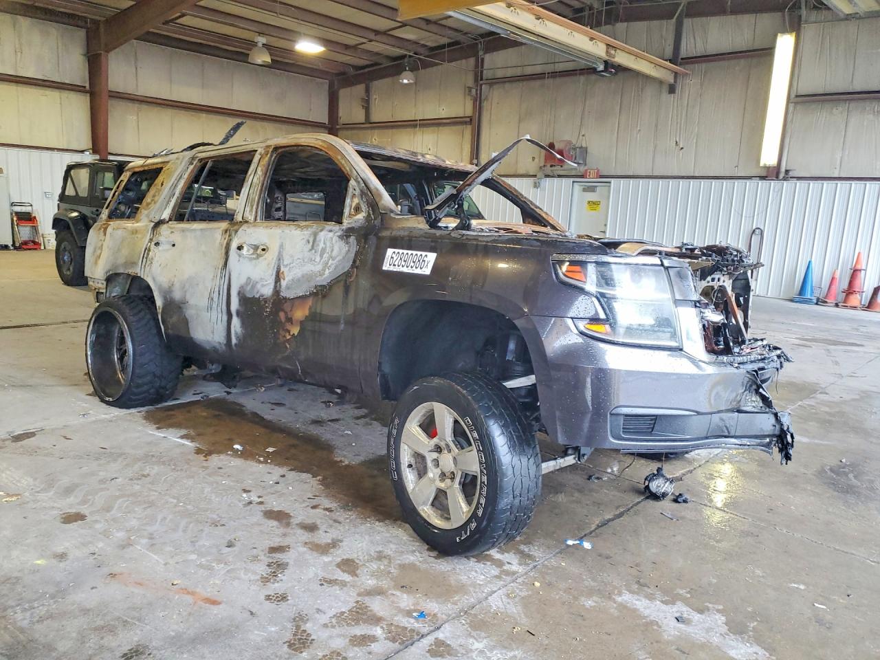 2015 Chevrolet Tahoe K1500 Lt Серый vin: 1GNSKBKC4FR200090