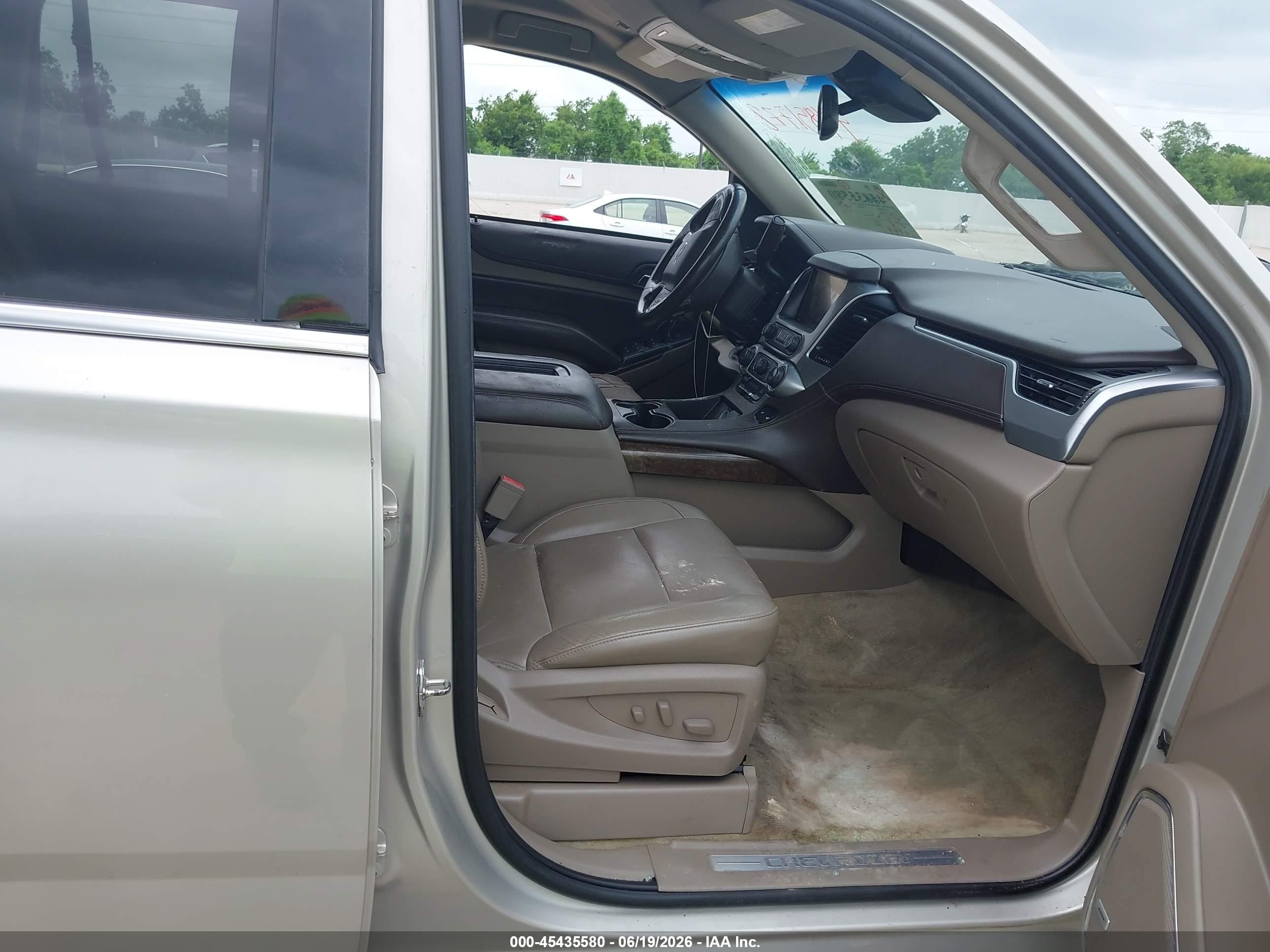 2015 Chevrolet Tahoe Lt Золотой vin: 1GNSKBKC4FR223255