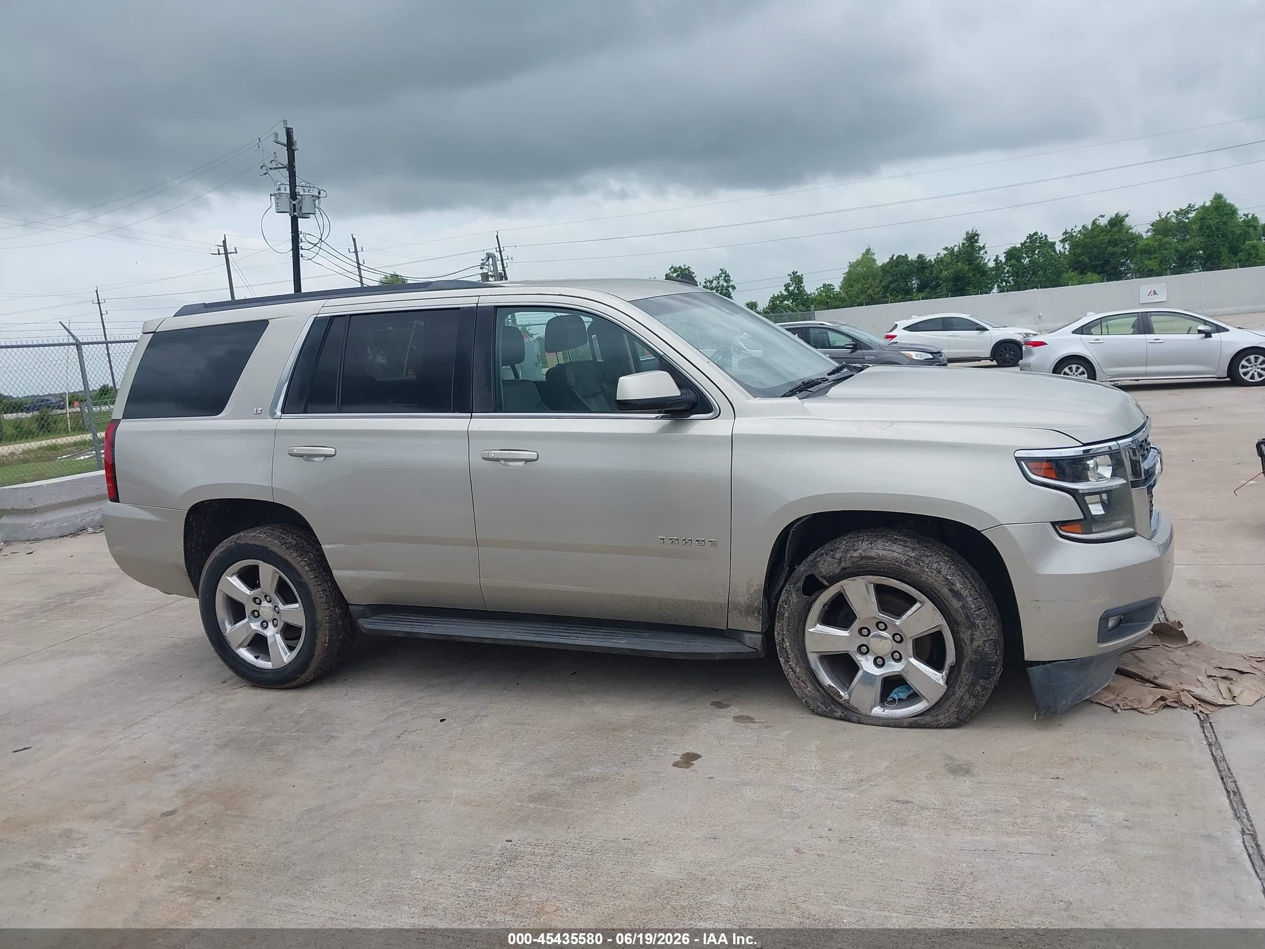 2015 Chevrolet Tahoe Lt Золотой vin: 1GNSKBKC4FR223255