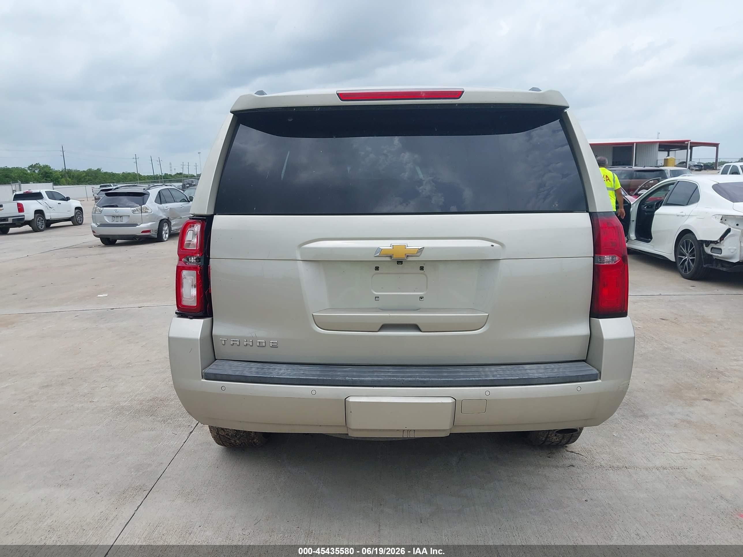 2015 Chevrolet Tahoe Lt Золотой vin: 1GNSKBKC4FR223255
