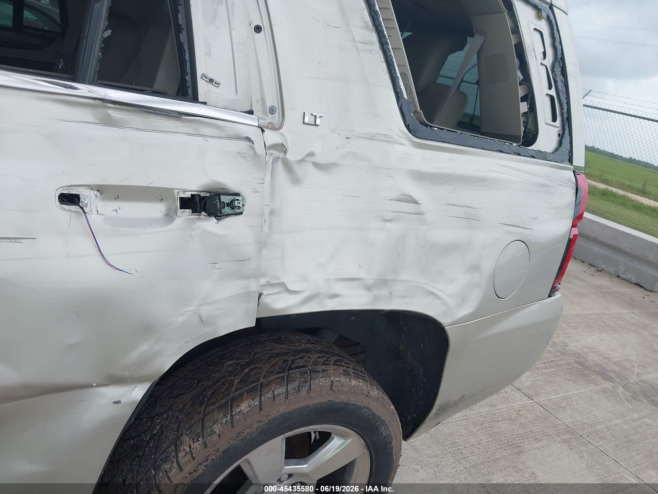 2015 Chevrolet Tahoe Lt Золотой vin: 1GNSKBKC4FR223255