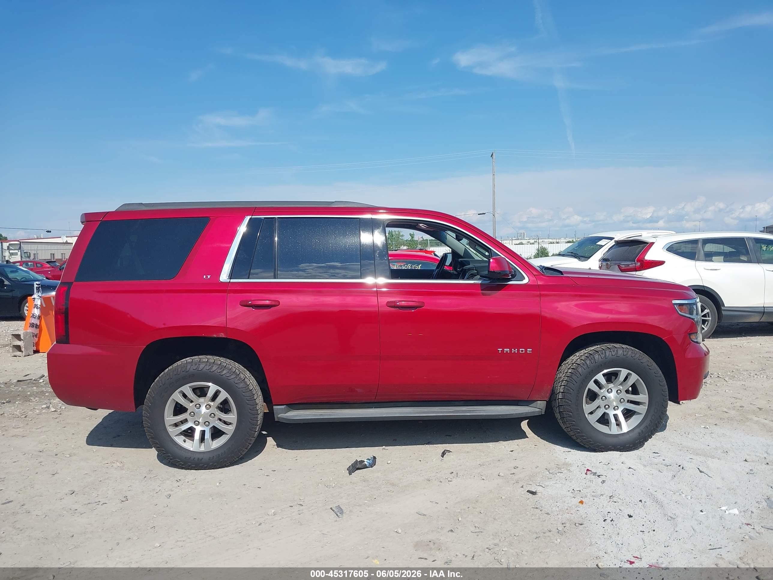 2015 Chevrolet Tahoe Lt Красный vin: 1GNSKBKC4FR234787