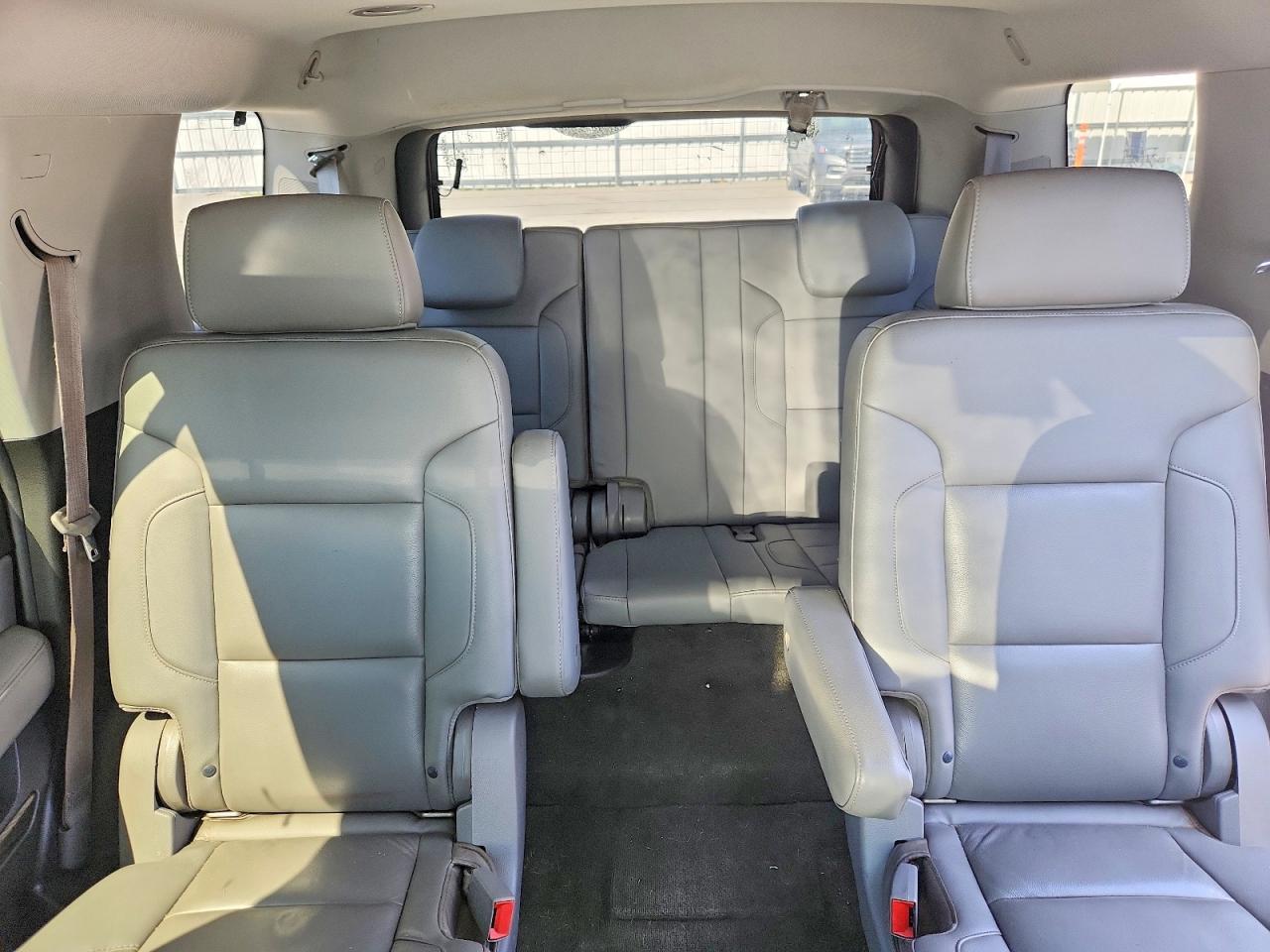 2015 Chevrolet Tahoe K1500 Lt Silver vin: 1GNSKBKC4FR509395
