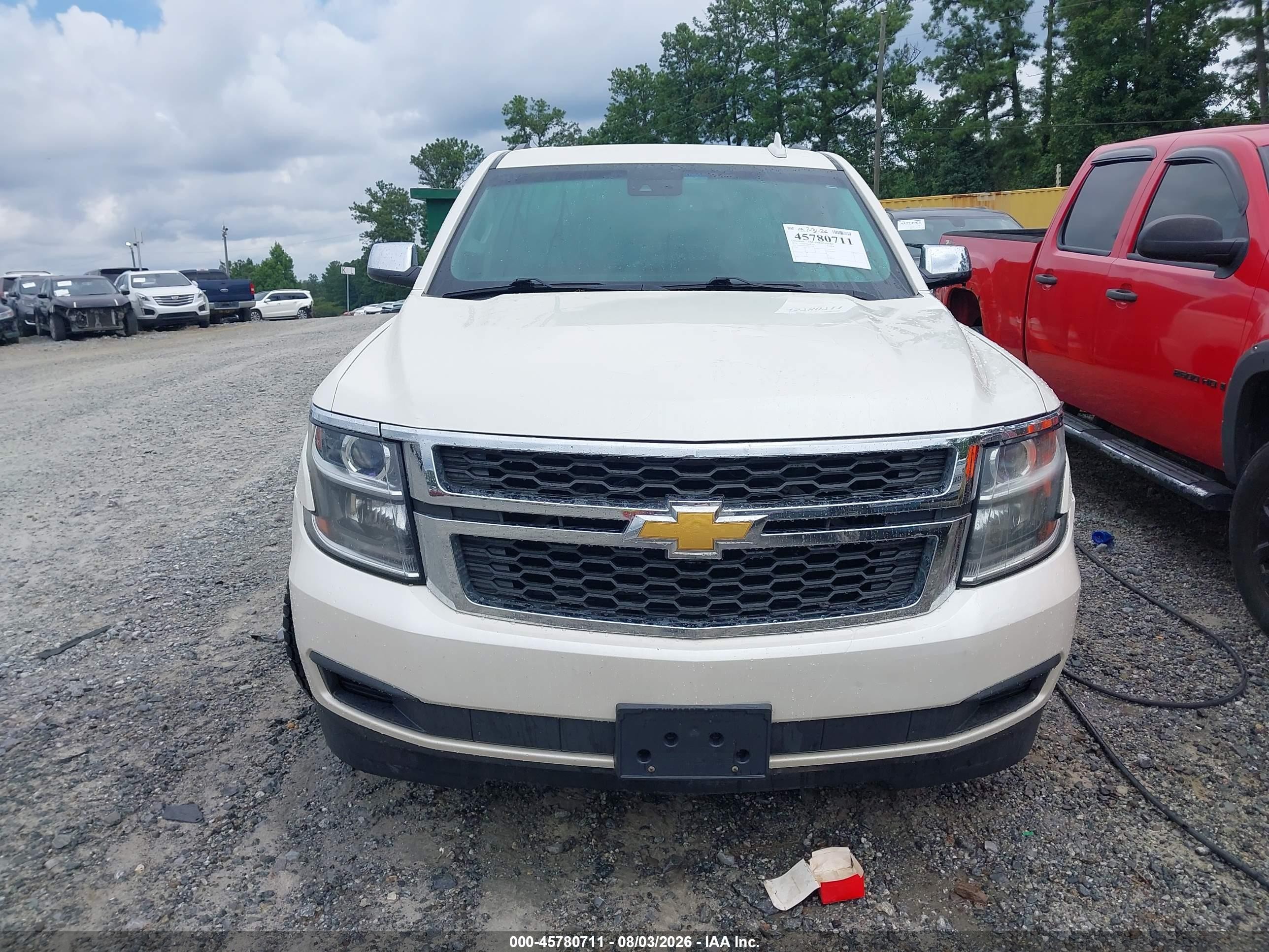 2015 Chevrolet Tahoe Lt White vin: 1GNSKBKC4FR623266