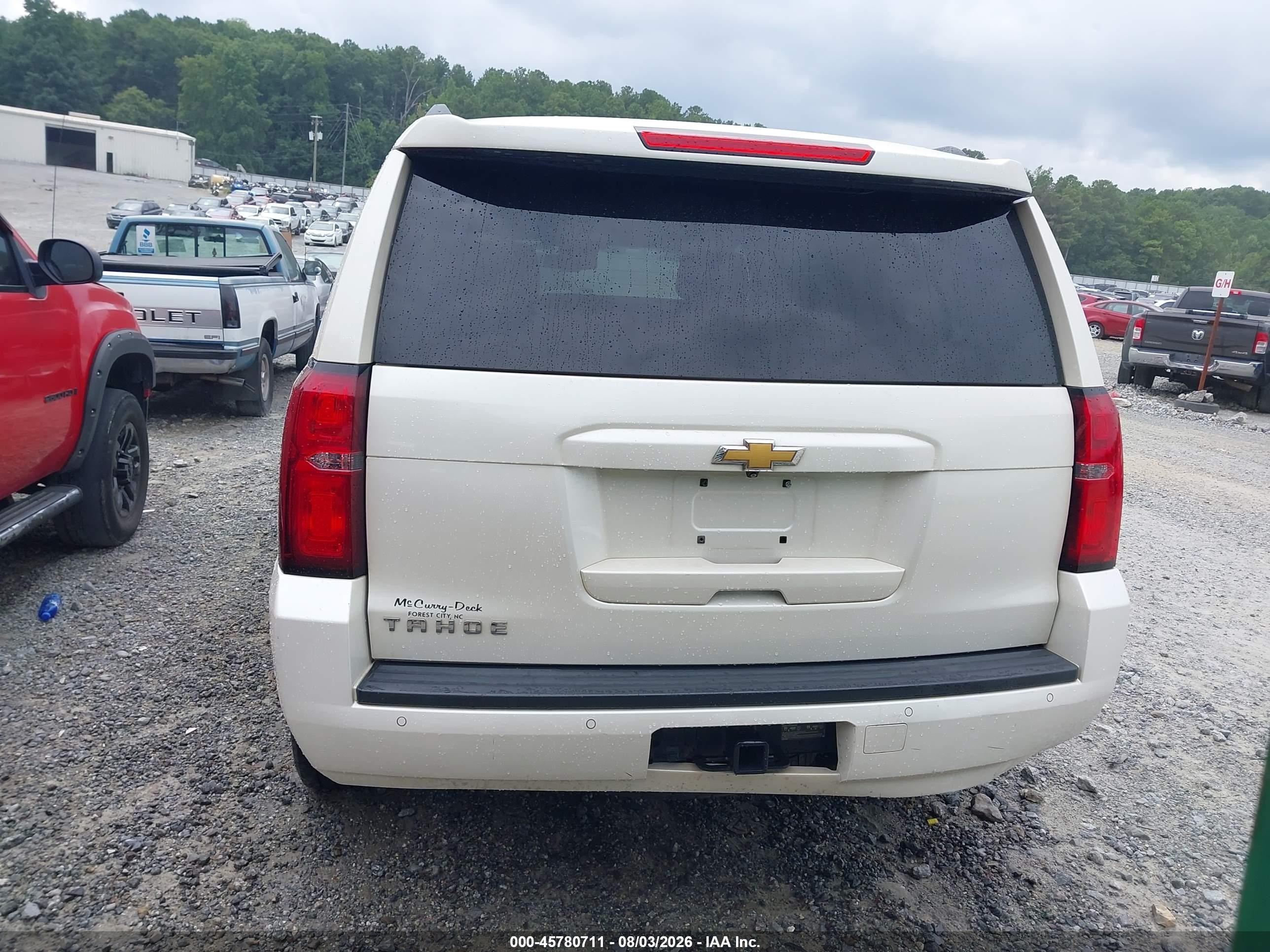 2015 Chevrolet Tahoe Lt White vin: 1GNSKBKC4FR623266