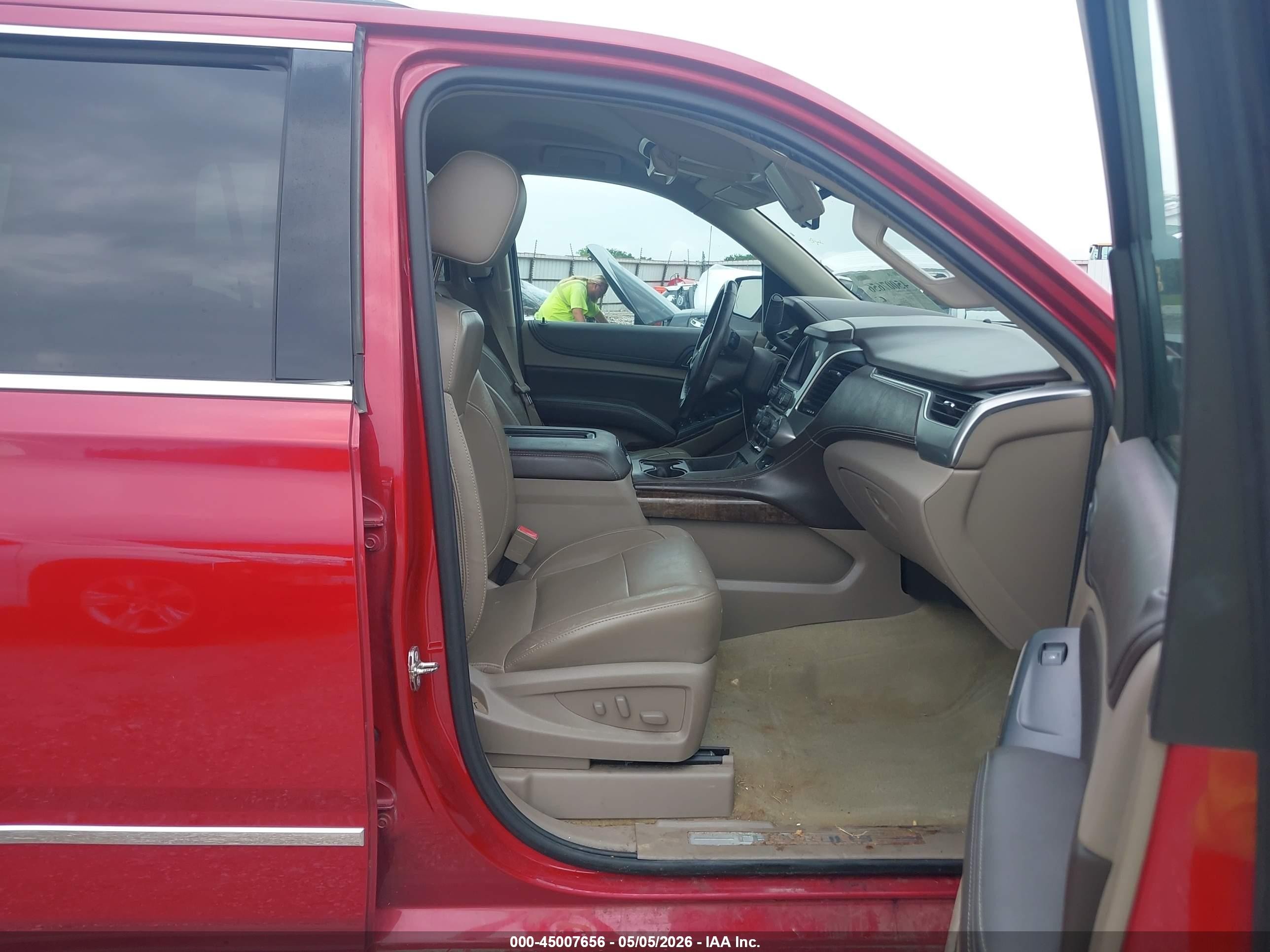 2015 Chevrolet Tahoe Lt Red vin: 1GNSKBKC4FR628192