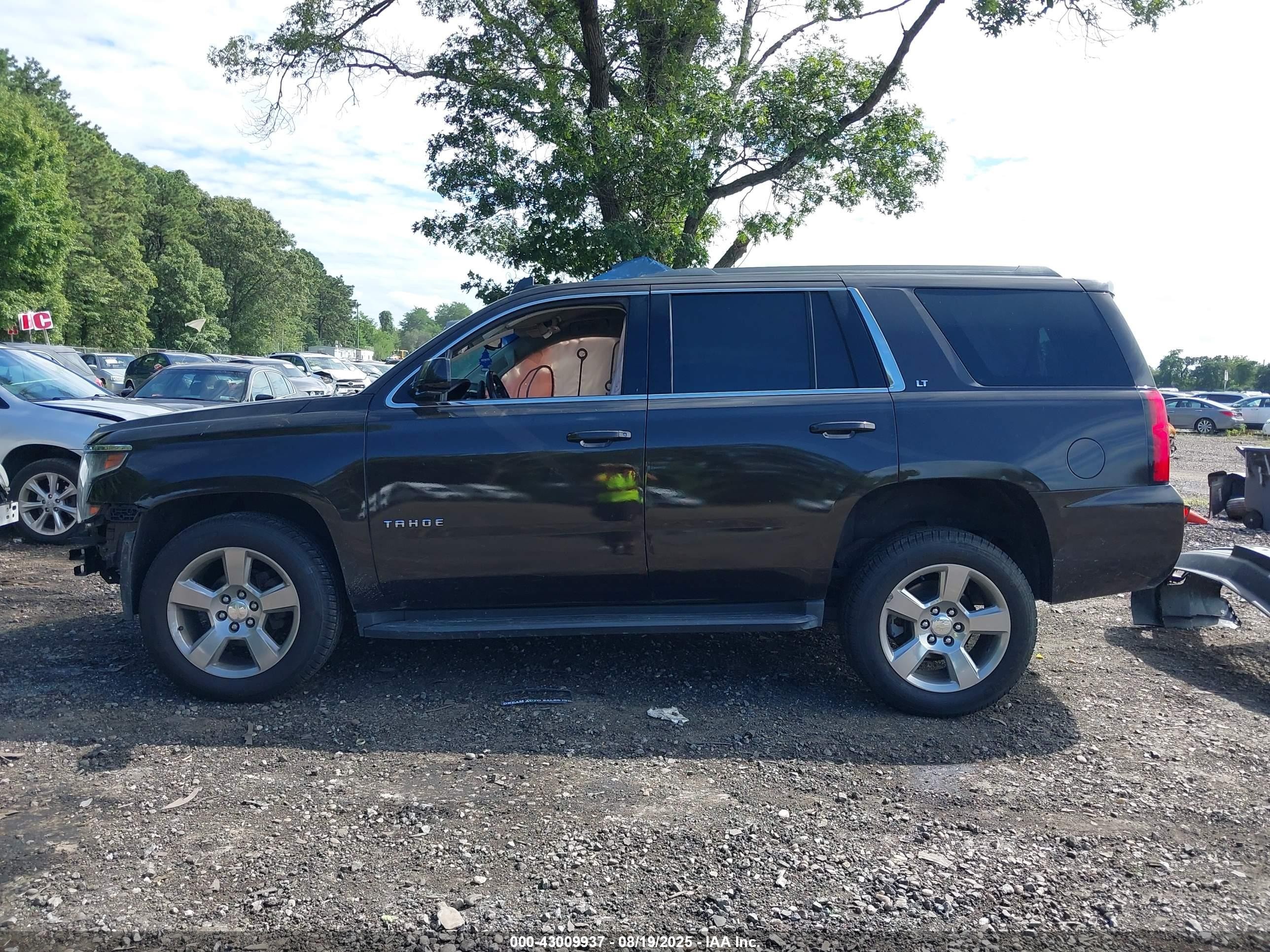 2018 Chevrolet Tahoe Lt Коричневый vin: 1GNSKBKC4JR156035