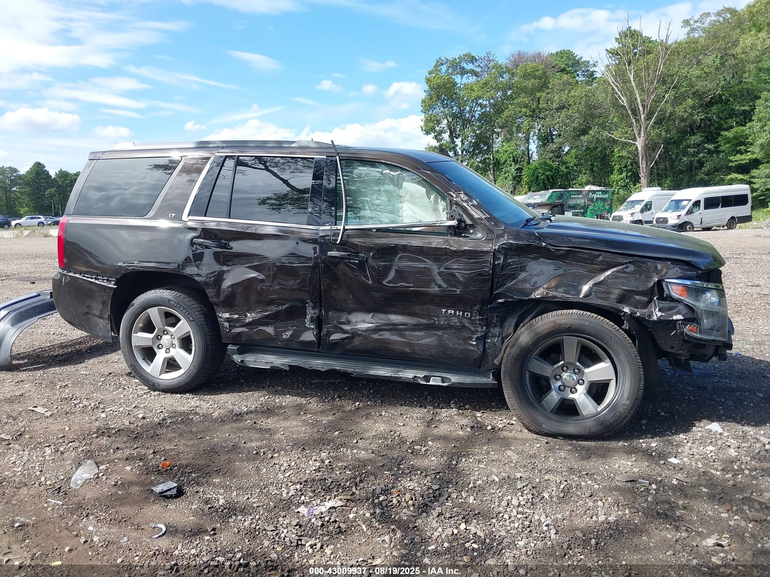 2018 Chevrolet Tahoe Lt Коричневый vin: 1GNSKBKC4JR156035