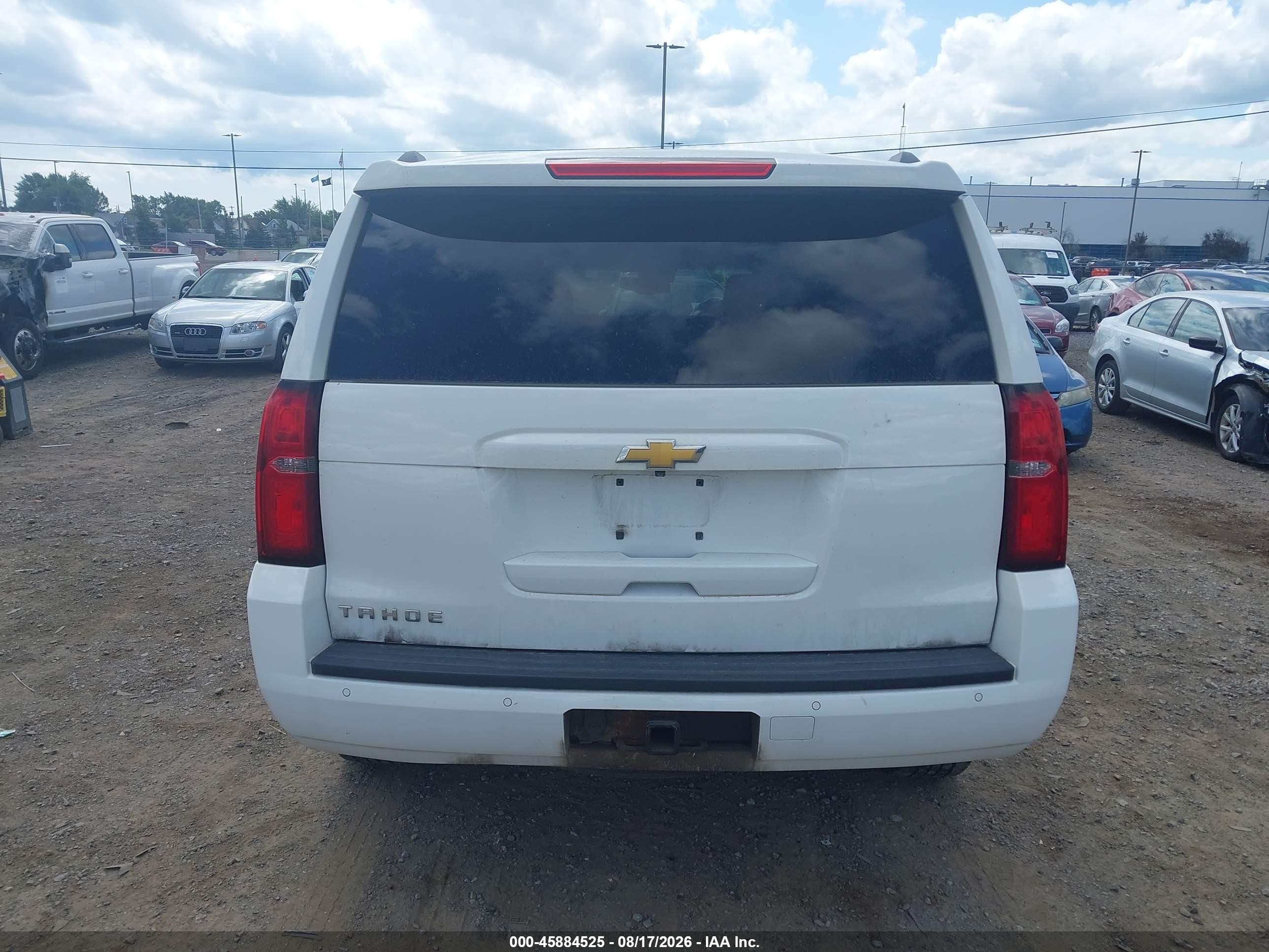 2015 Chevrolet Tahoe Lt Белый vin: 1GNSKBKC5FR104503