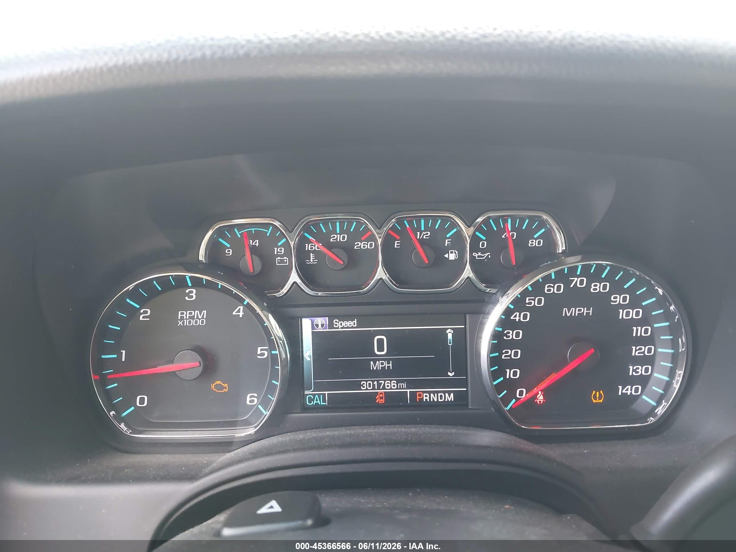 2015 Chevrolet Tahoe Lt White vin: 1GNSKBKC5FR628637