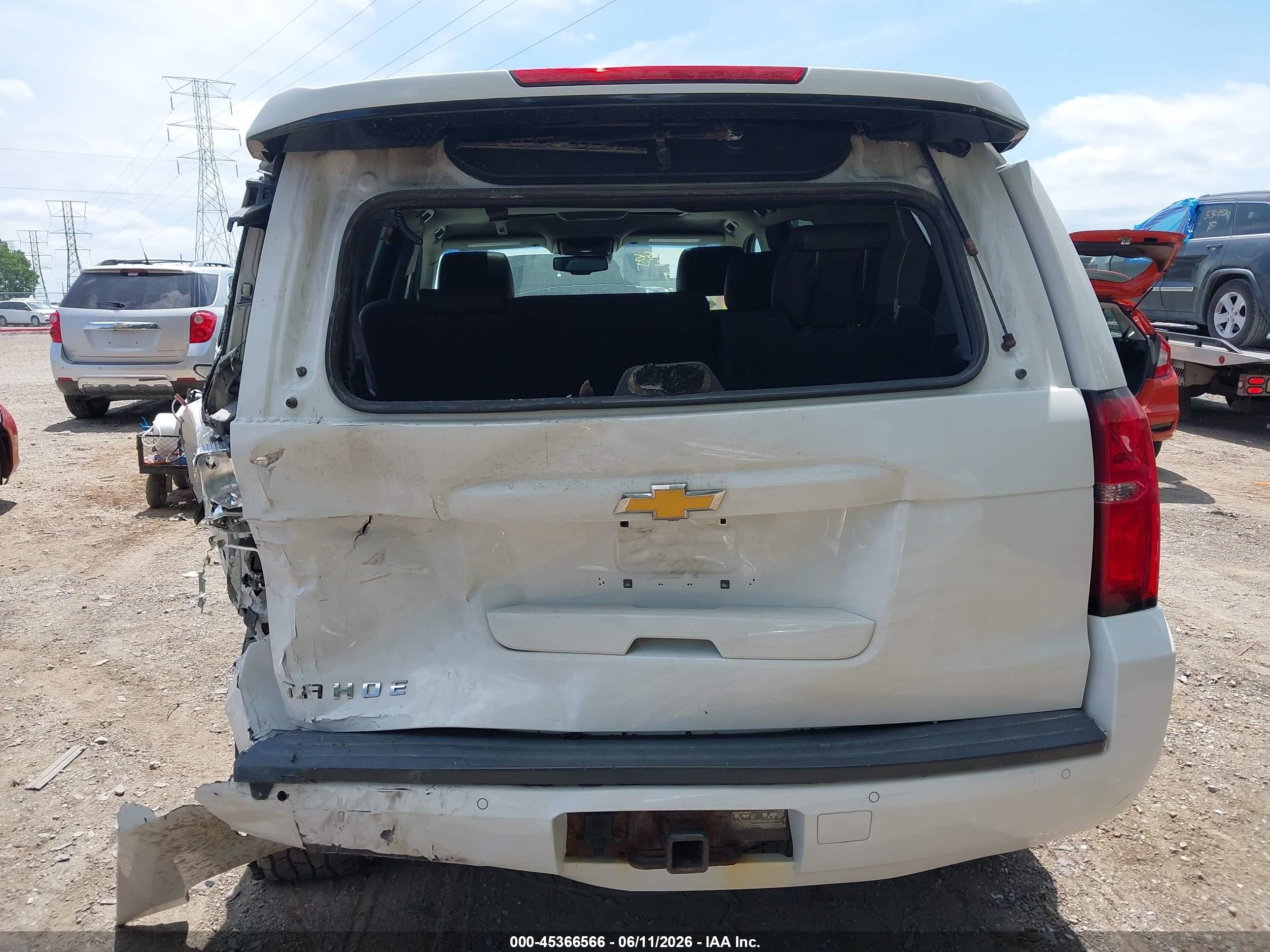 2015 Chevrolet Tahoe Lt White vin: 1GNSKBKC5FR628637