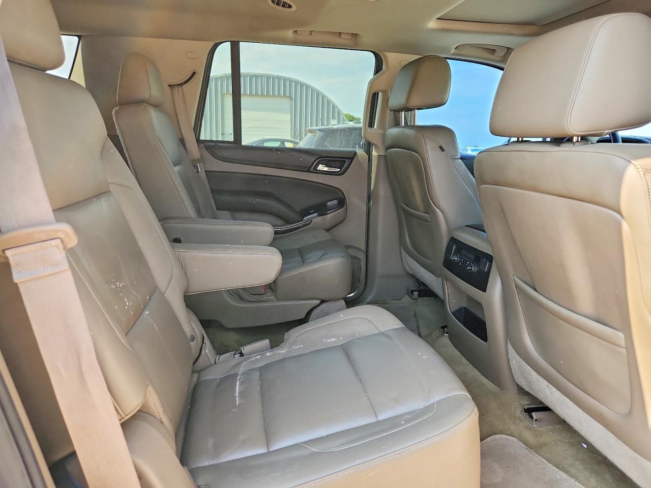 2015 Chevrolet Tahoe K1500 Lt White vin: 1GNSKBKC6FR121469
