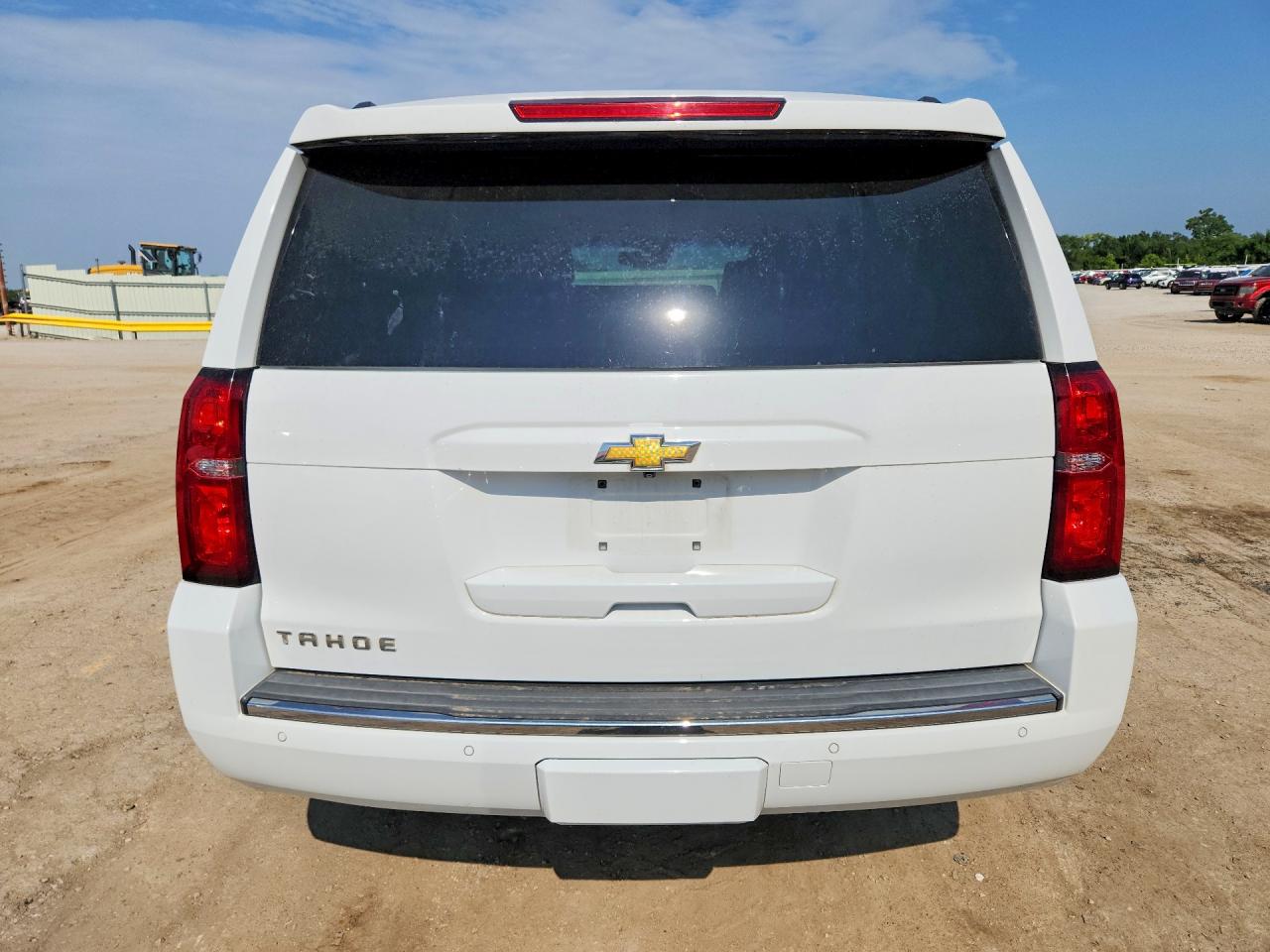 2015 Chevrolet Tahoe K1500 Lt White vin: 1GNSKBKC6FR121469