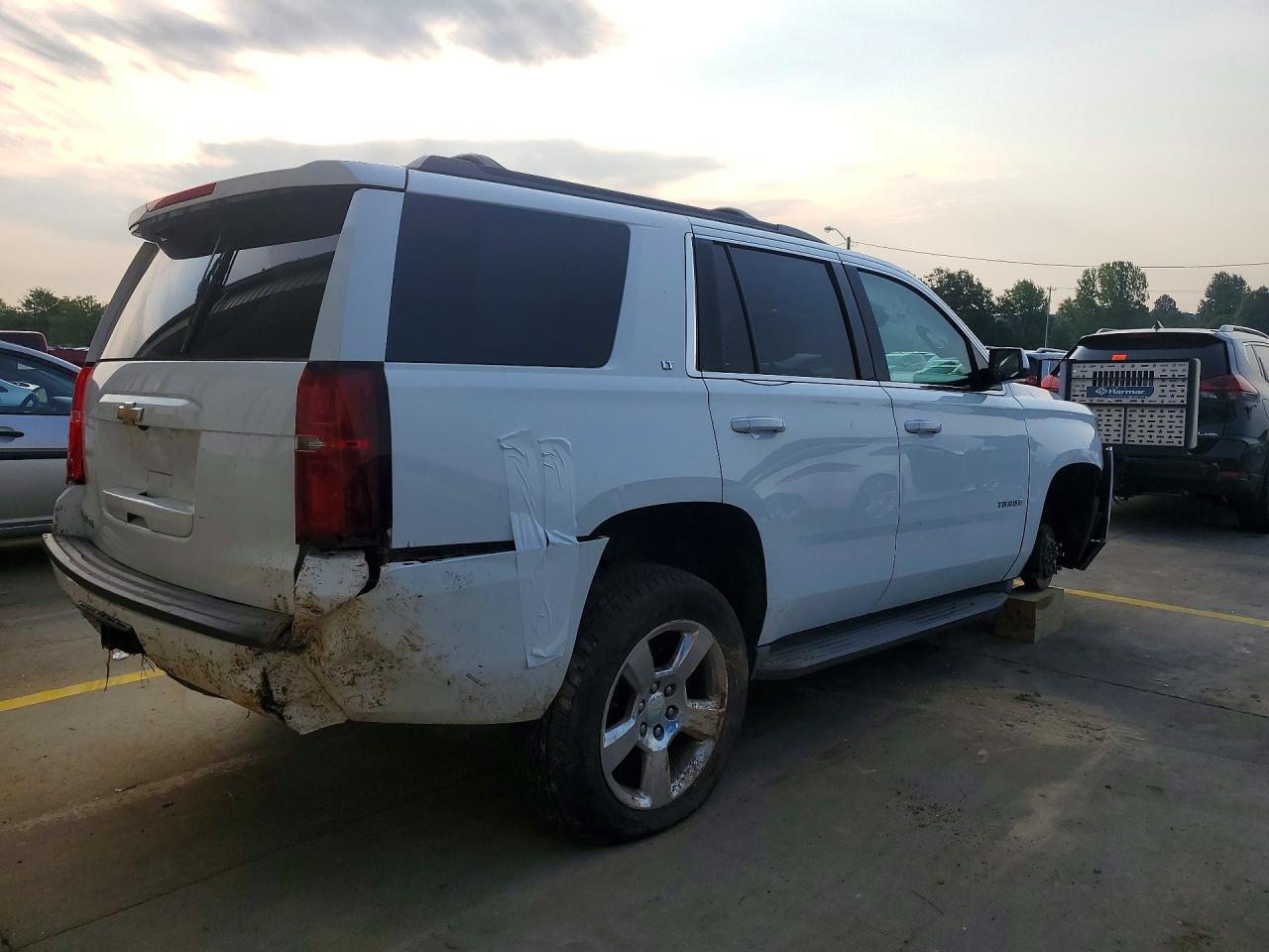 2015 Chevrolet Tahoe K1500 Lt White vin: 1GNSKBKC6FR187875