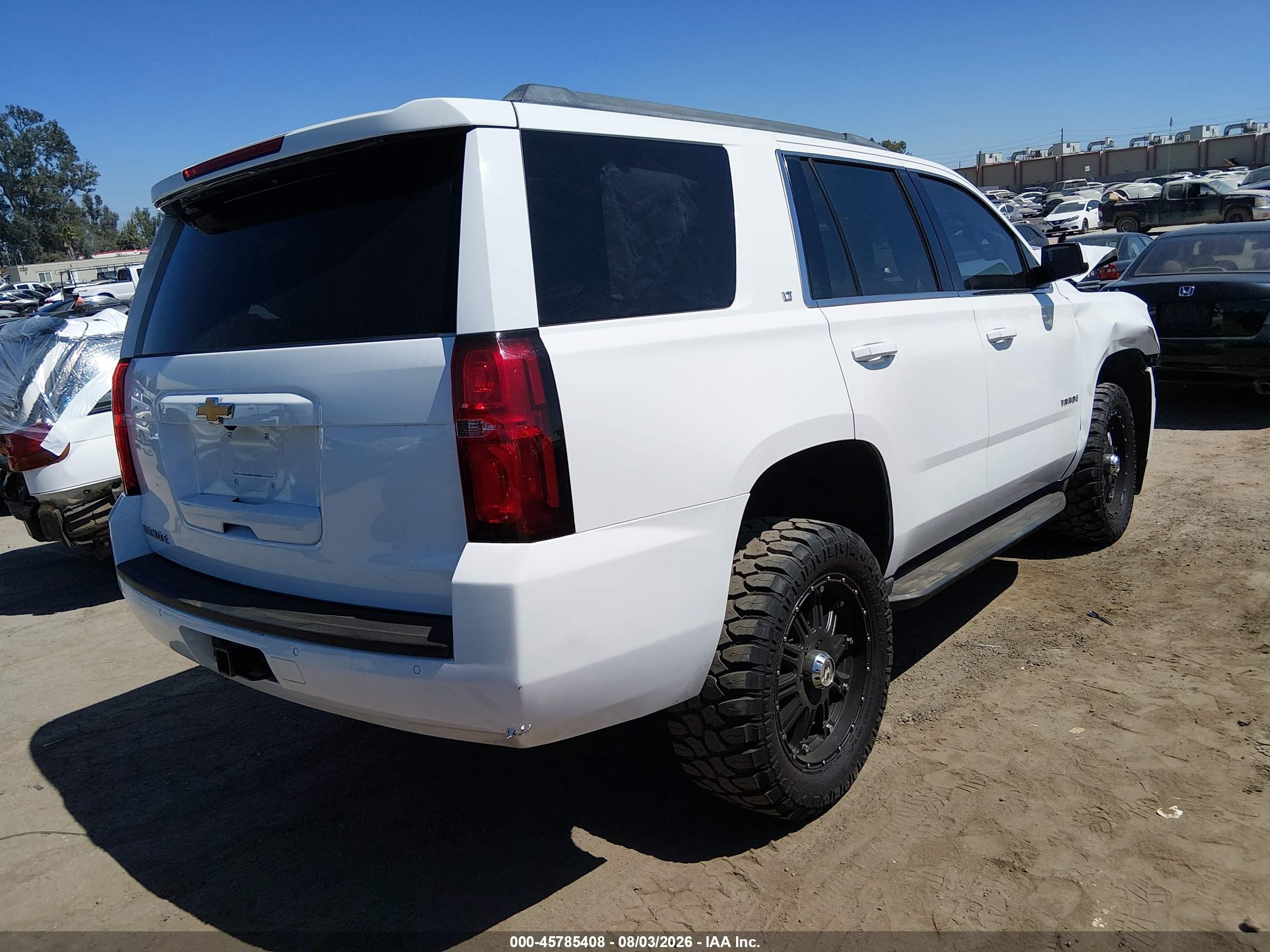 2015 Chevrolet Tahoe Lt White vin: 1GNSKBKC6FR243765