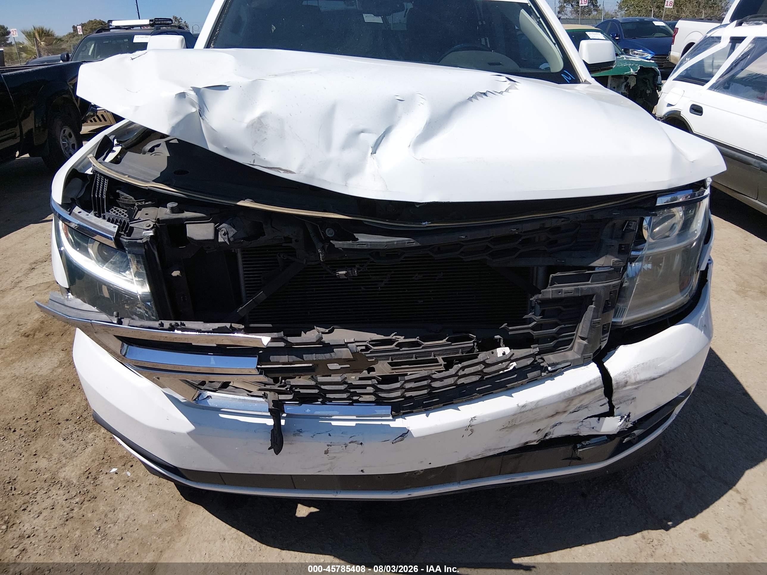 2015 Chevrolet Tahoe Lt White vin: 1GNSKBKC6FR243765