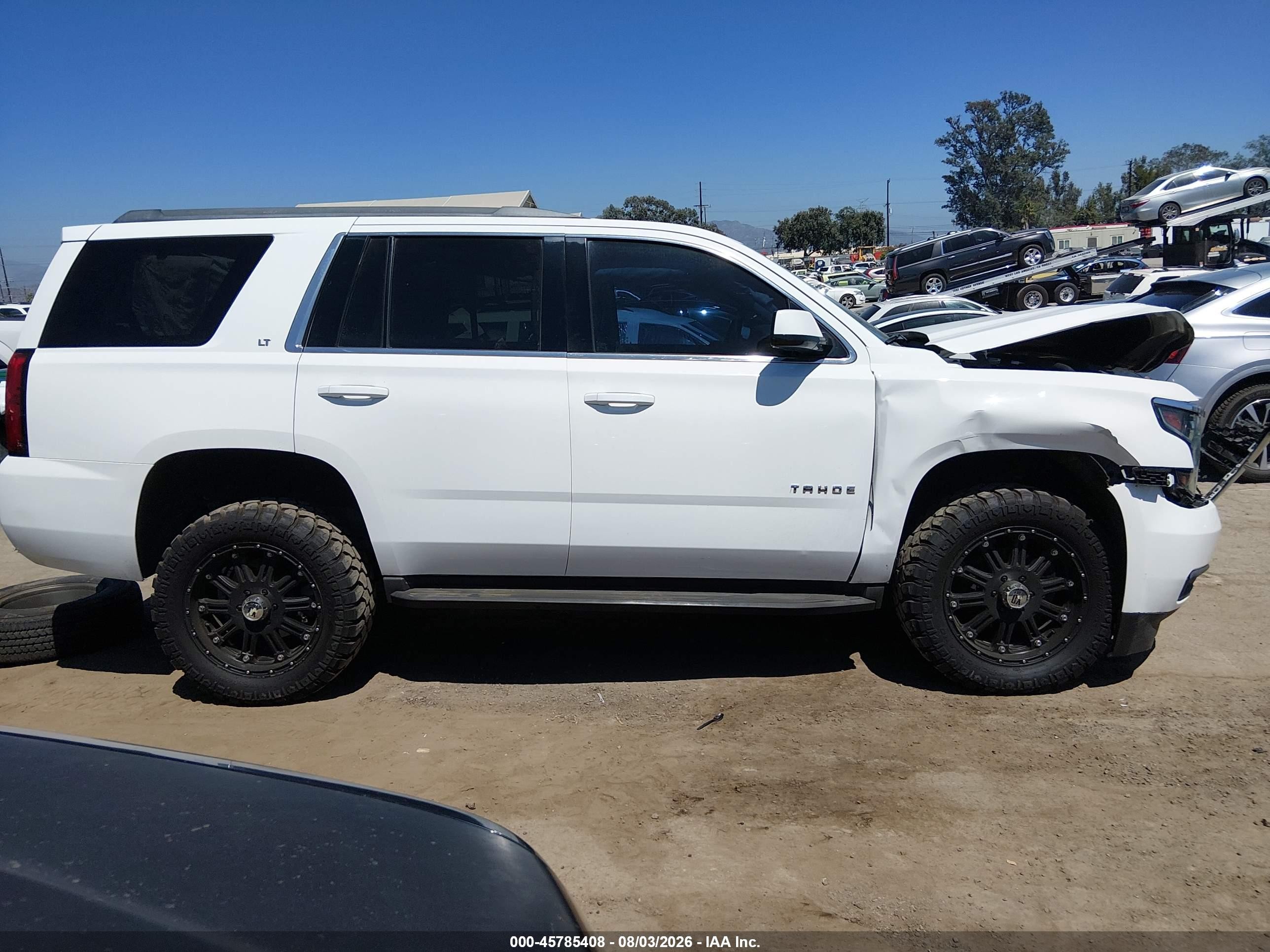 2015 Chevrolet Tahoe Lt White vin: 1GNSKBKC6FR243765