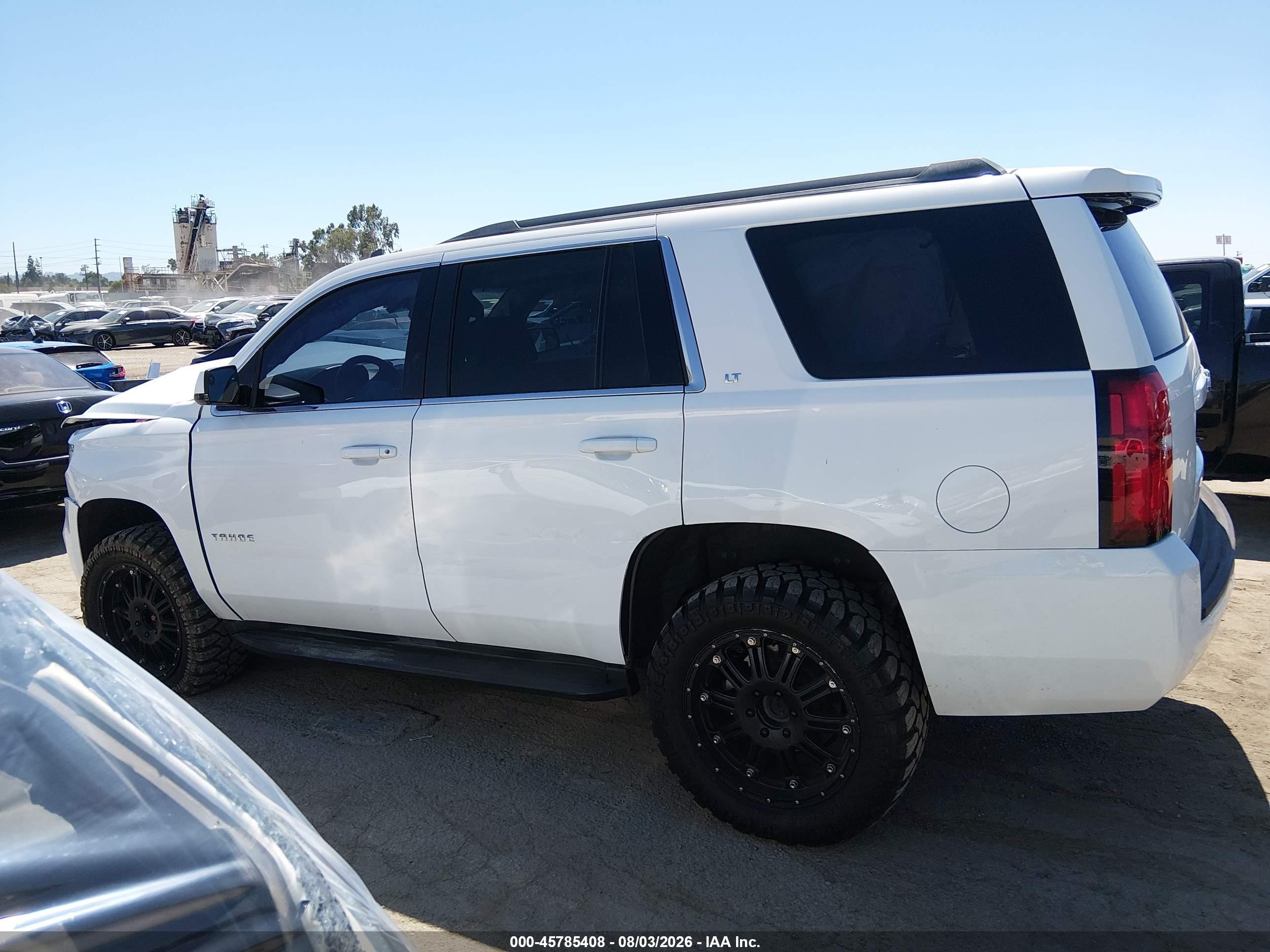 2015 Chevrolet Tahoe Lt White vin: 1GNSKBKC6FR243765