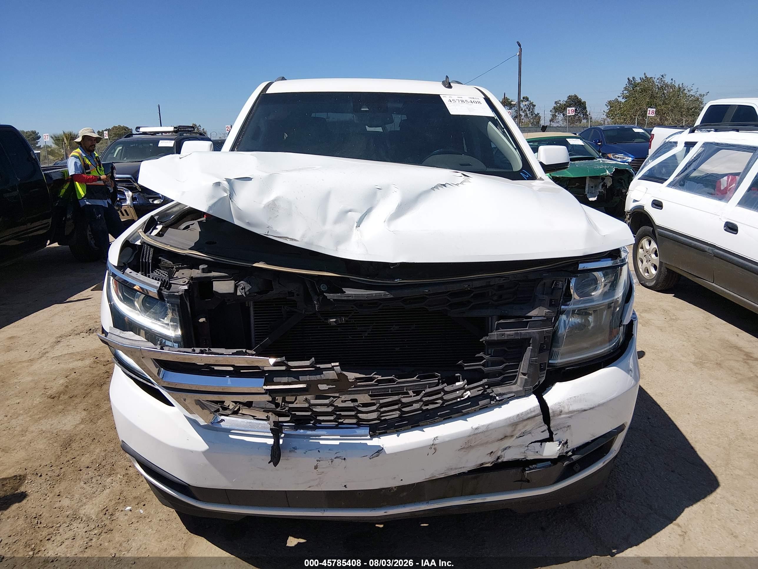 2015 Chevrolet Tahoe Lt White vin: 1GNSKBKC6FR243765