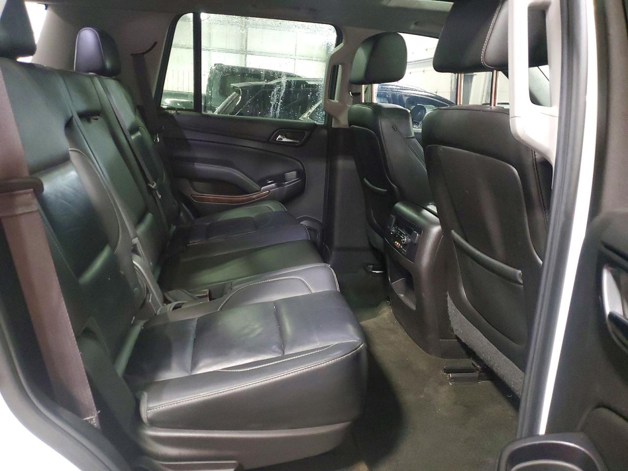 2015 Chevrolet Tahoe K1500 Lt Белый vin: 1GNSKBKC6FR572028