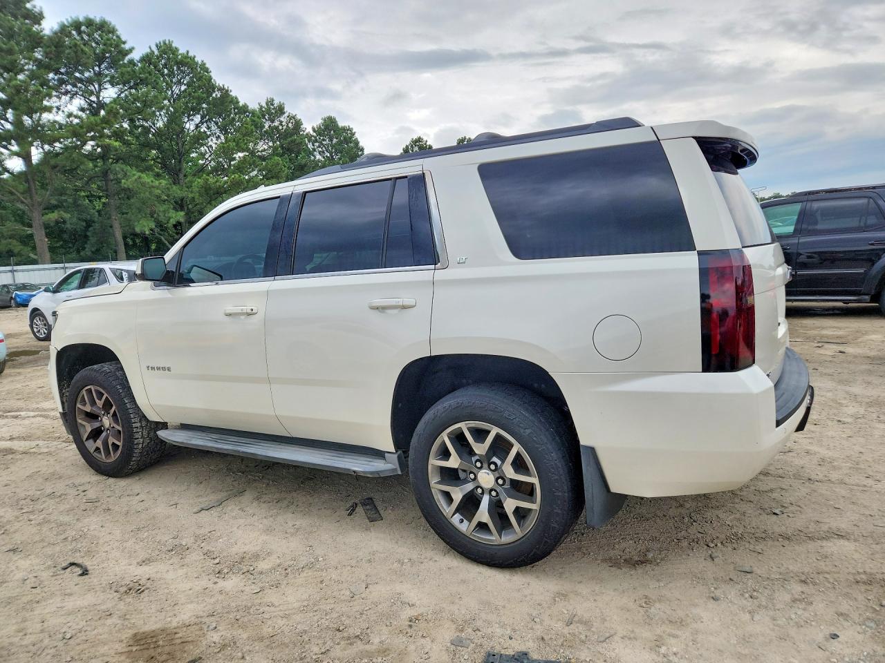 2015 Chevrolet Tahoe K1500 Lt White vin: 1GNSKBKC6FR591209