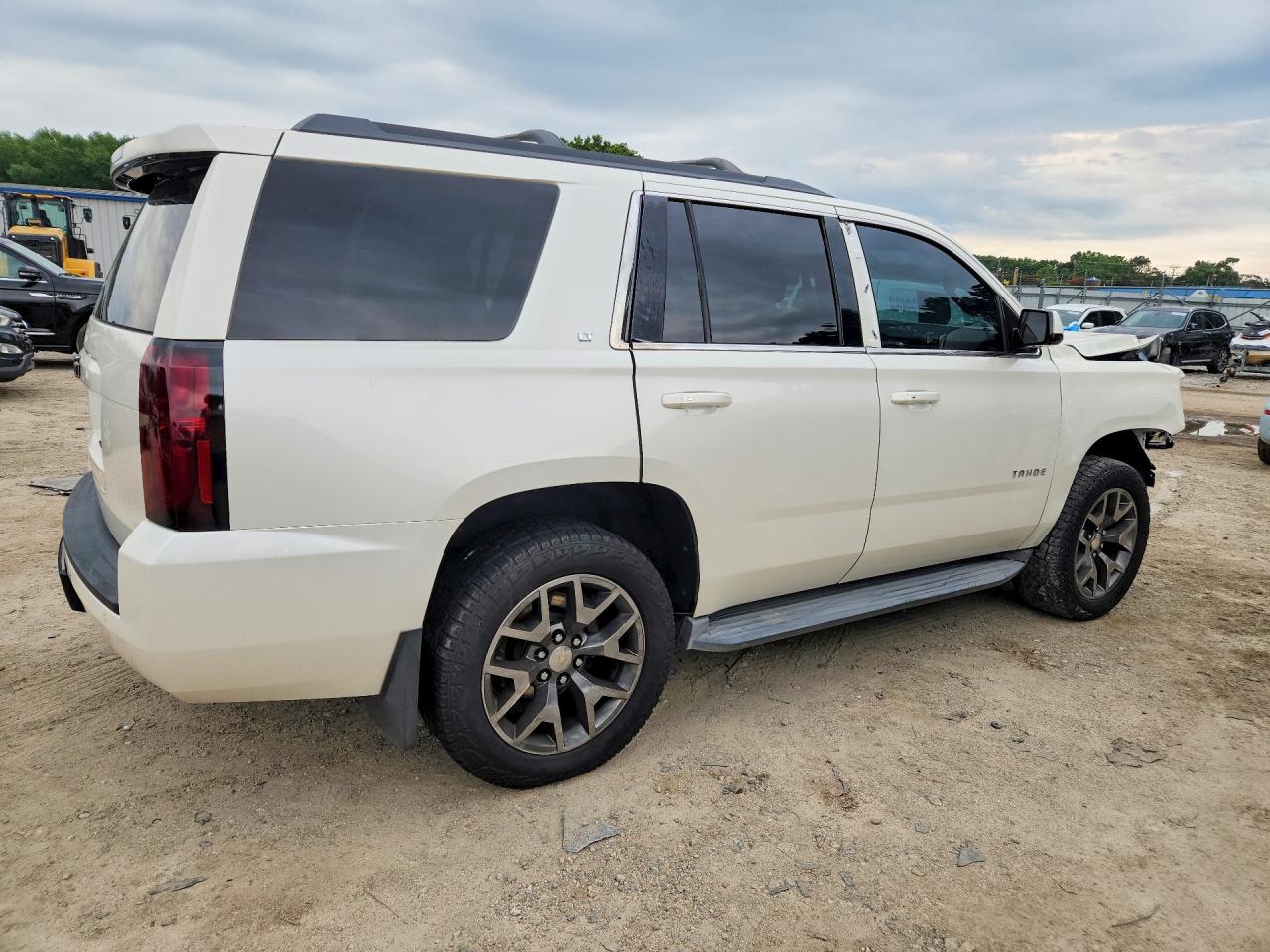 2015 Chevrolet Tahoe K1500 Lt White vin: 1GNSKBKC6FR591209