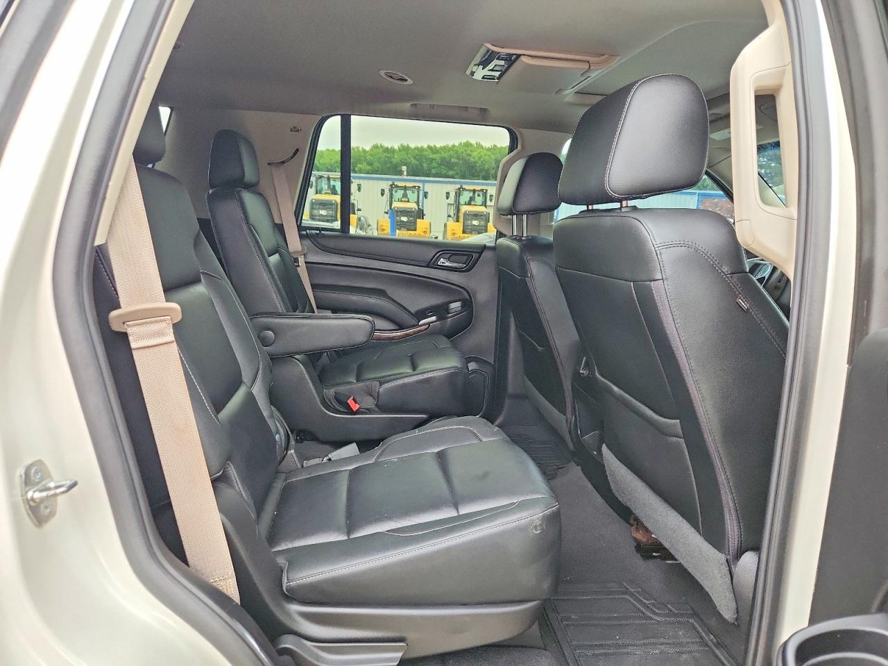 2015 Chevrolet Tahoe K1500 Lt White vin: 1GNSKBKC6FR591209