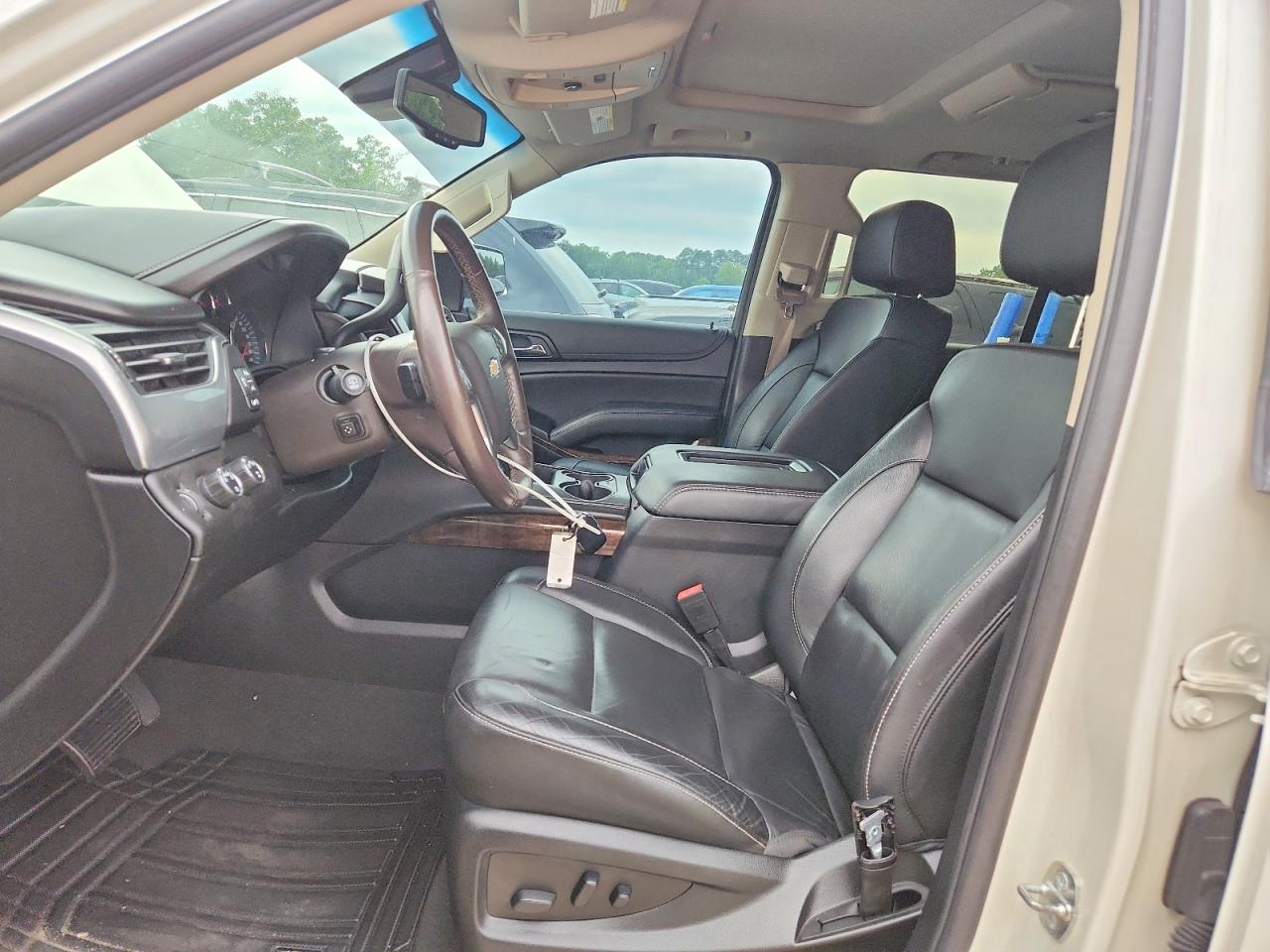 2015 Chevrolet Tahoe K1500 Lt White vin: 1GNSKBKC6FR591209