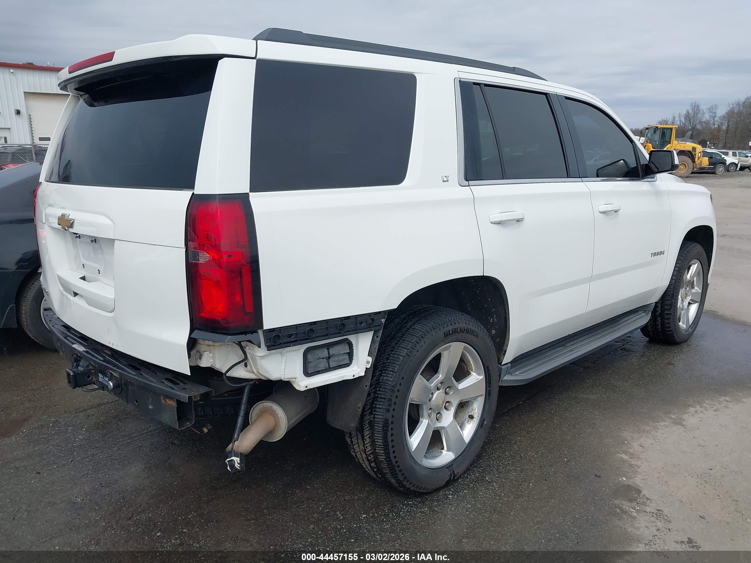 2015 Chevrolet Tahoe Lt White vin: 1GNSKBKC6FR645897
