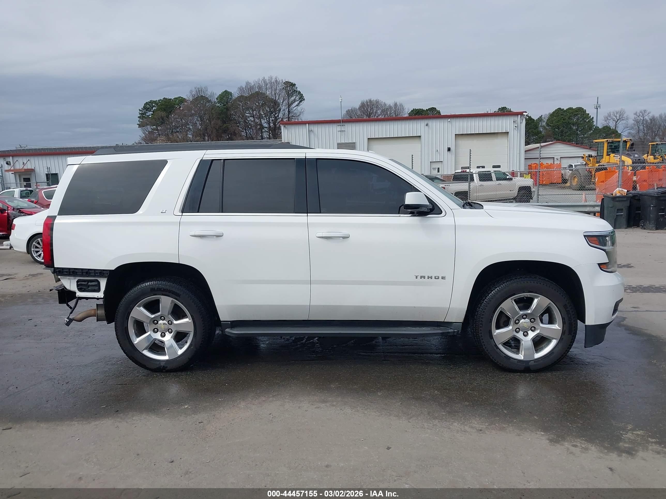 2015 Chevrolet Tahoe Lt White vin: 1GNSKBKC6FR645897