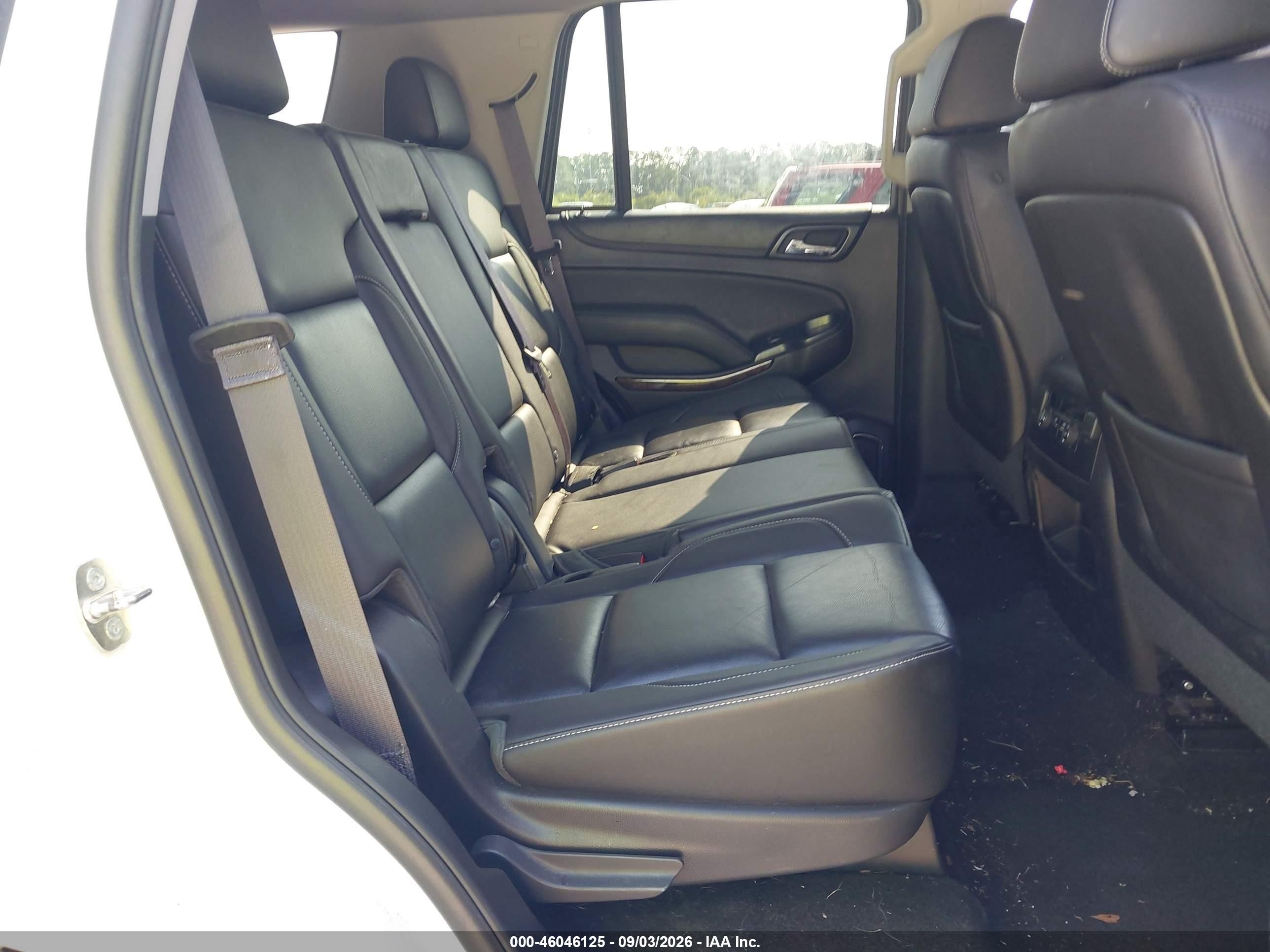 2015 Chevrolet Tahoe Lt White vin: 1GNSKBKC6FR645897