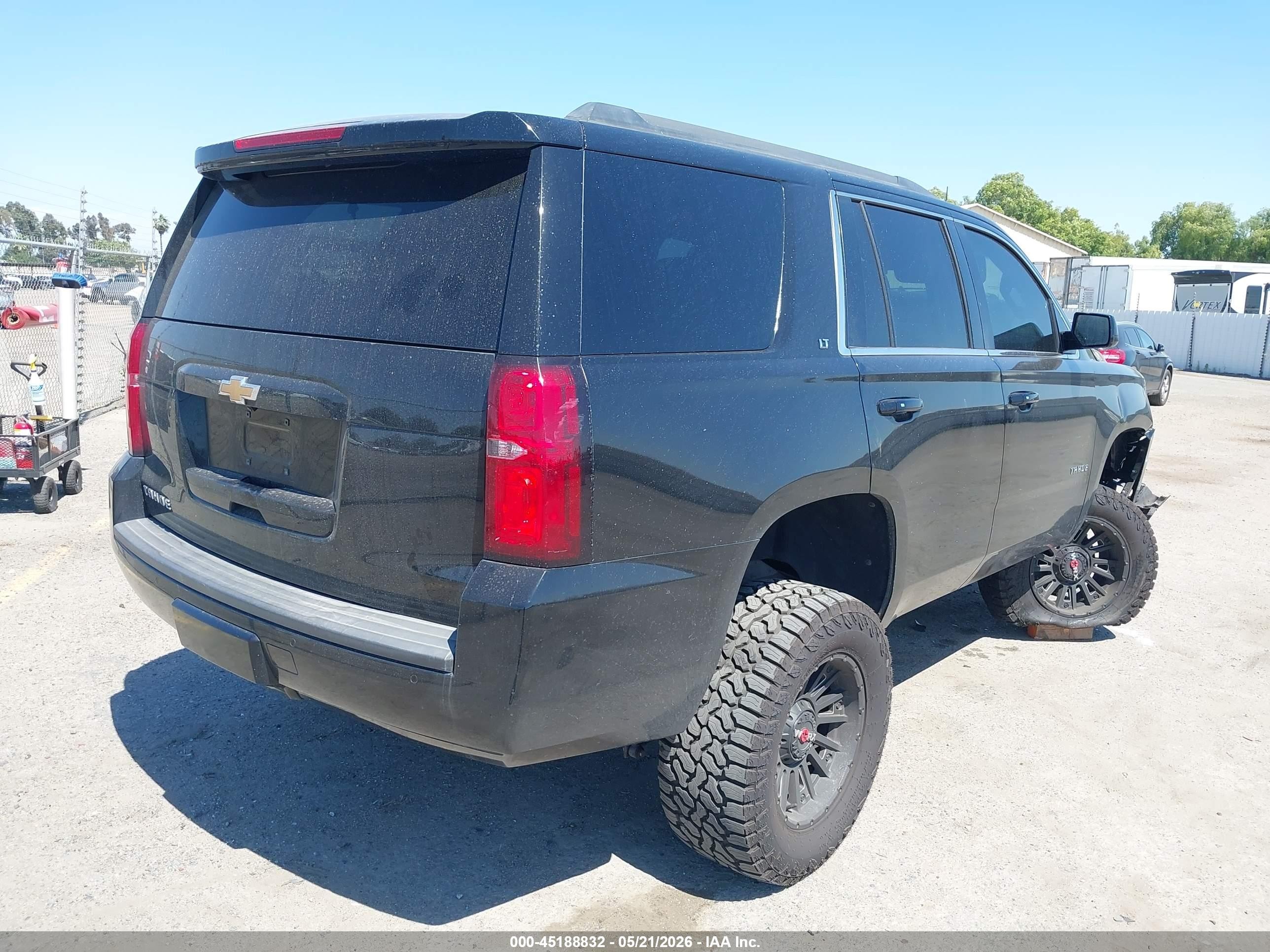 2015 Chevrolet Tahoe Lt Черный vin: 1GNSKBKC6FR657449