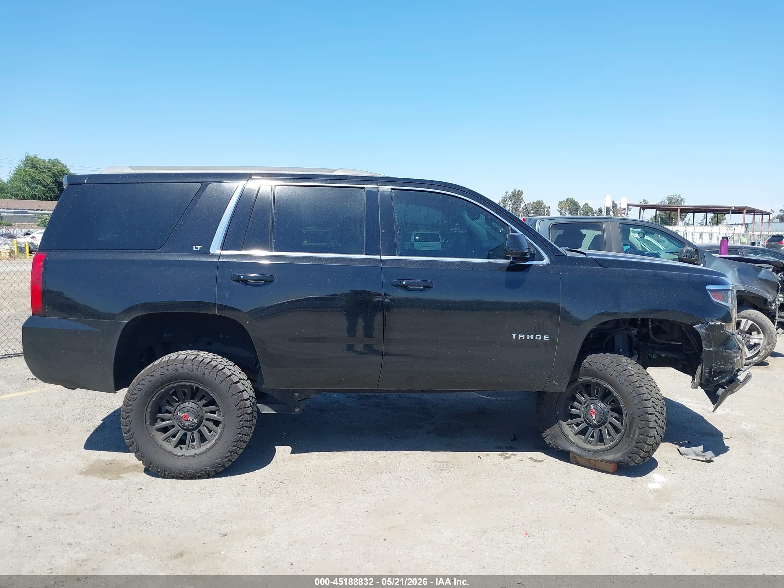 2015 Chevrolet Tahoe Lt Черный vin: 1GNSKBKC6FR657449