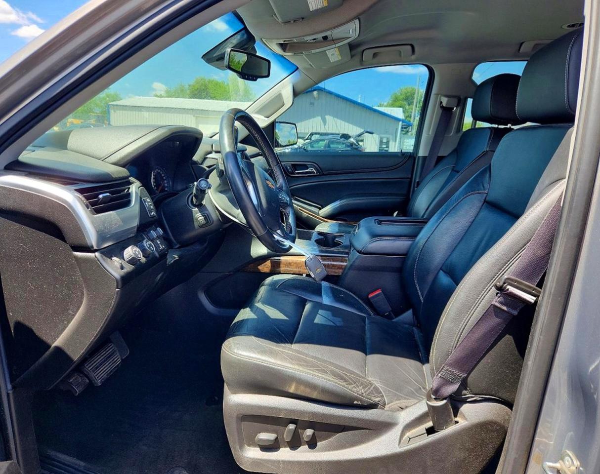 2017 Chevrolet Tahoe K1500 Lt Серый vin: 1GNSKBKC6HR385603
