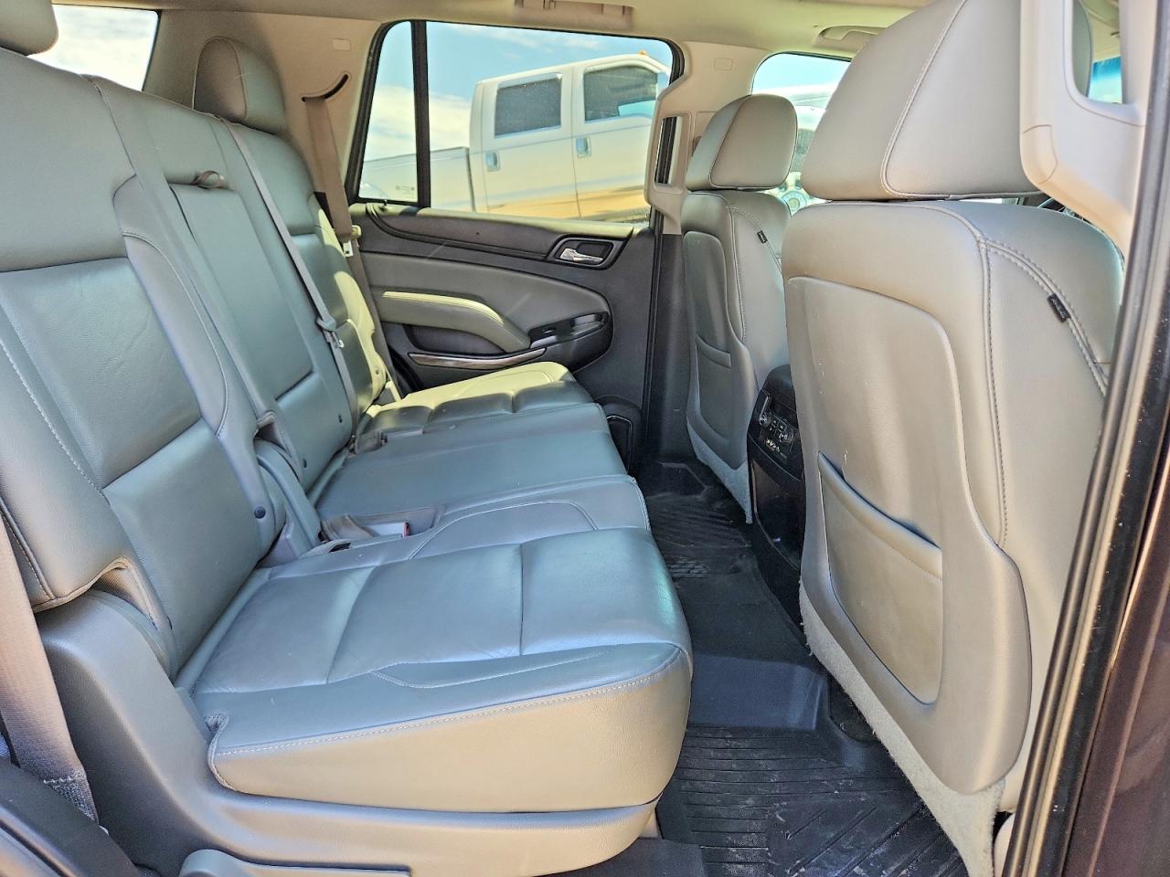 2015 Chevrolet Tahoe K1500 Lt Gray vin: 1GNSKBKC7FR106477