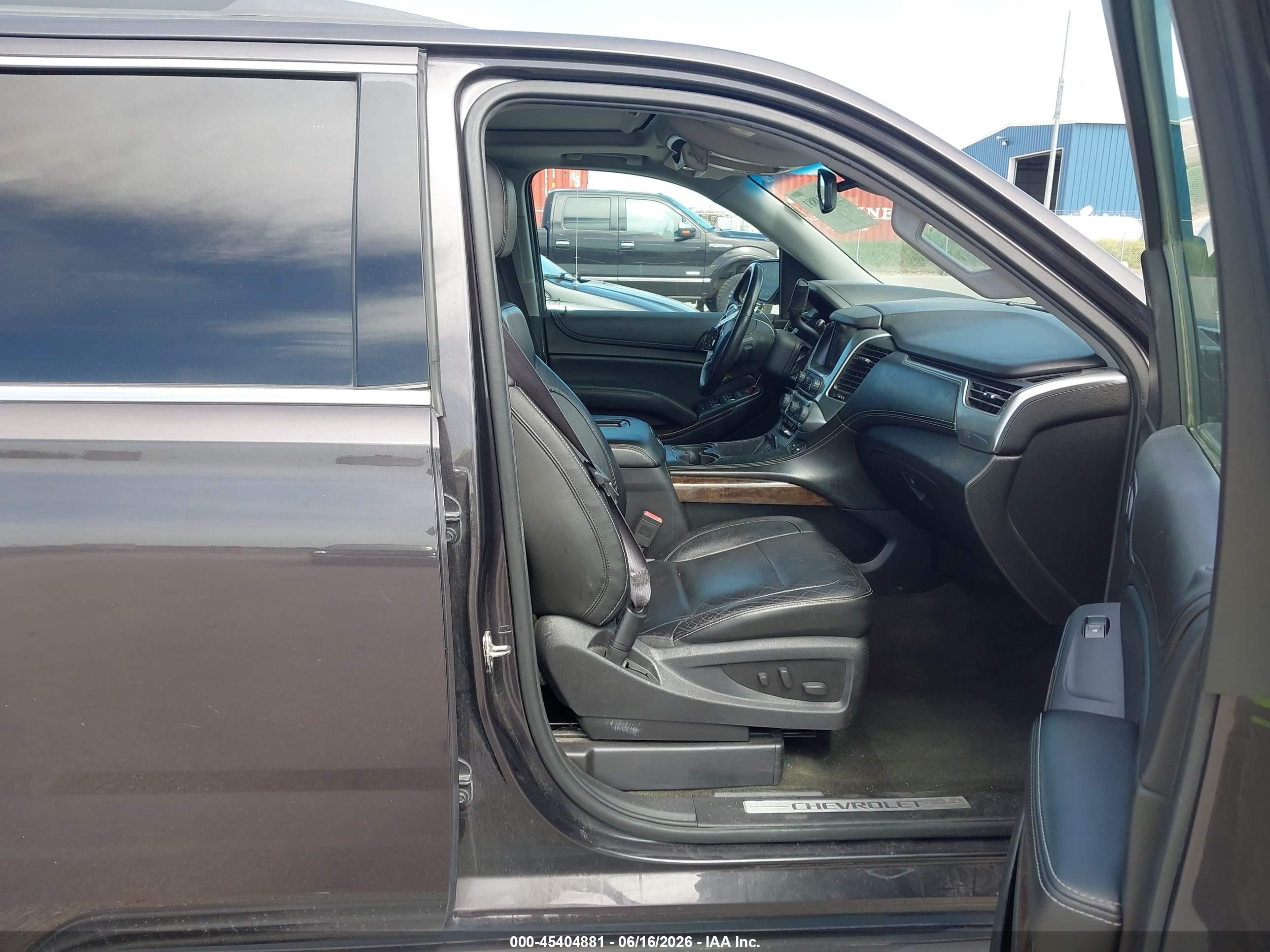 2015 Chevrolet Tahoe Lt Gray vin: 1GNSKBKC7FR178263