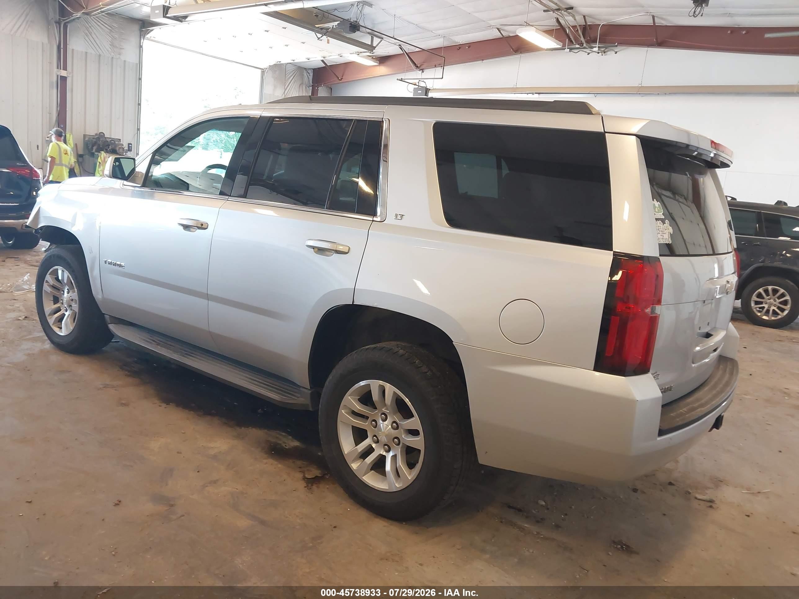 2015 Chevrolet Tahoe Lt Silver vin: 1GNSKBKC7FR181907