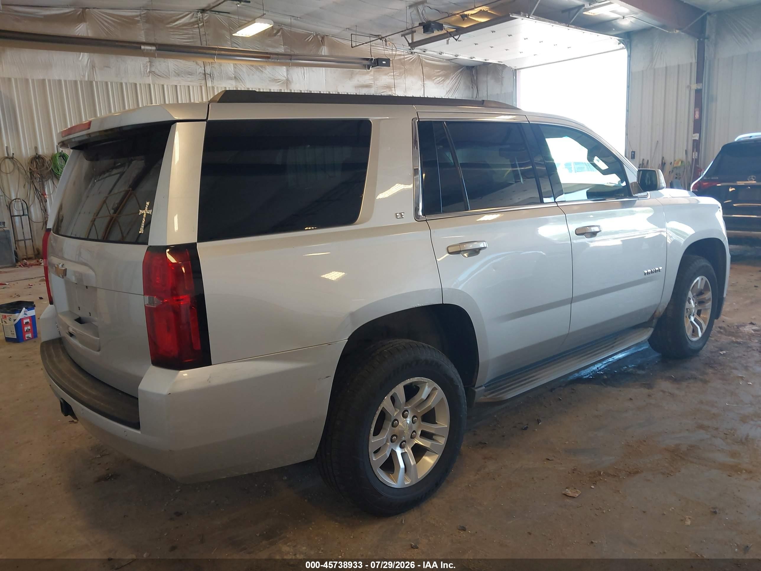 2015 Chevrolet Tahoe Lt Silver vin: 1GNSKBKC7FR181907