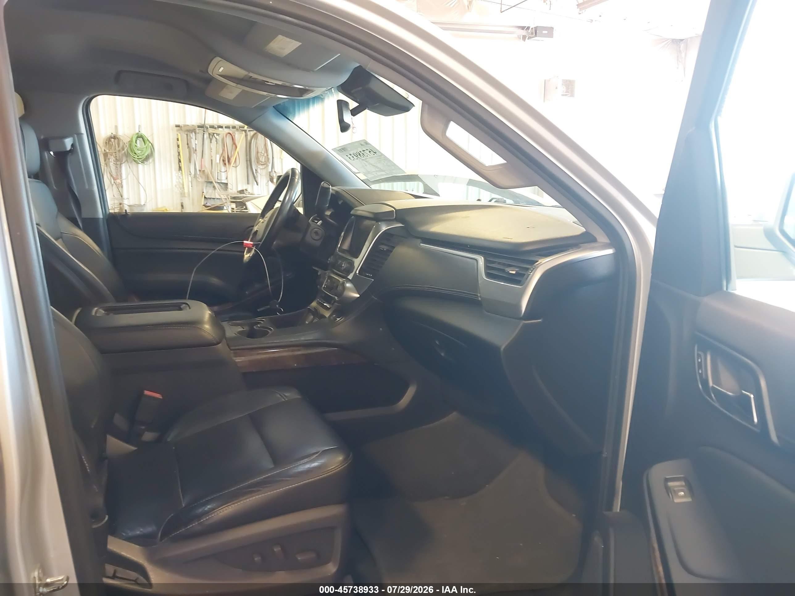 2015 Chevrolet Tahoe Lt Silver vin: 1GNSKBKC7FR181907