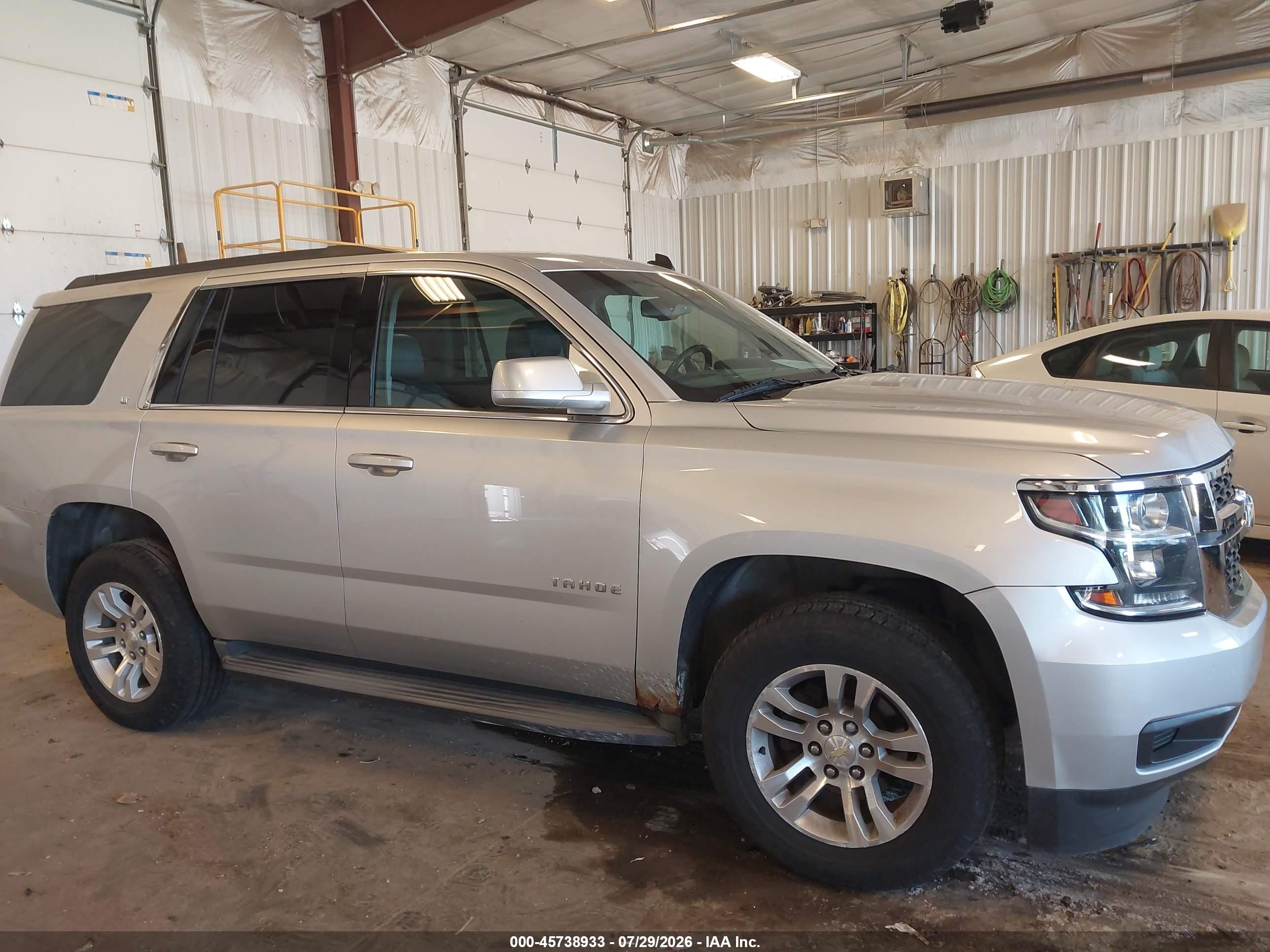 2015 Chevrolet Tahoe Lt Silver vin: 1GNSKBKC7FR181907