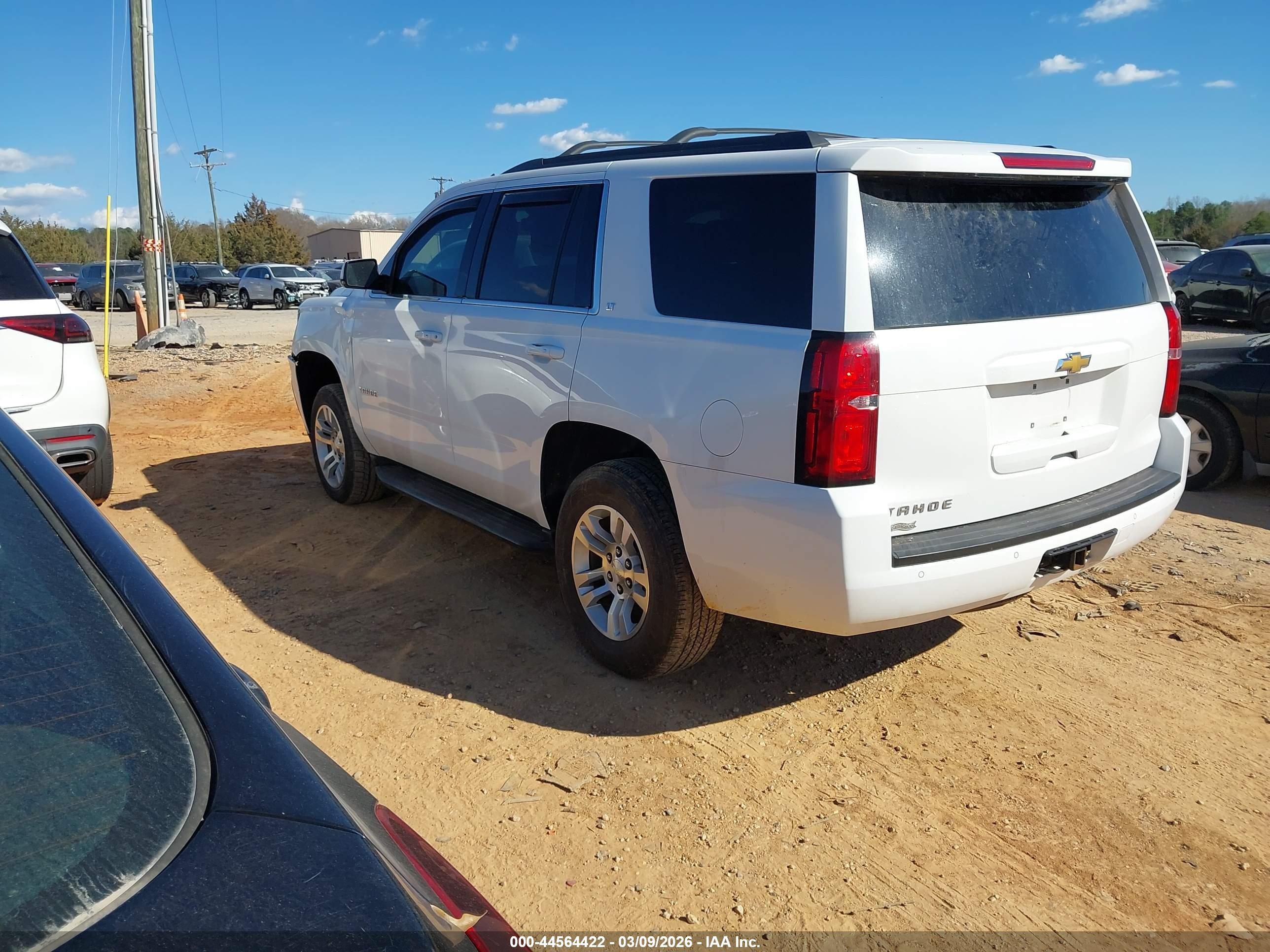 2015 Chevrolet Tahoe Lt Белый vin: 1GNSKBKC7FR194379