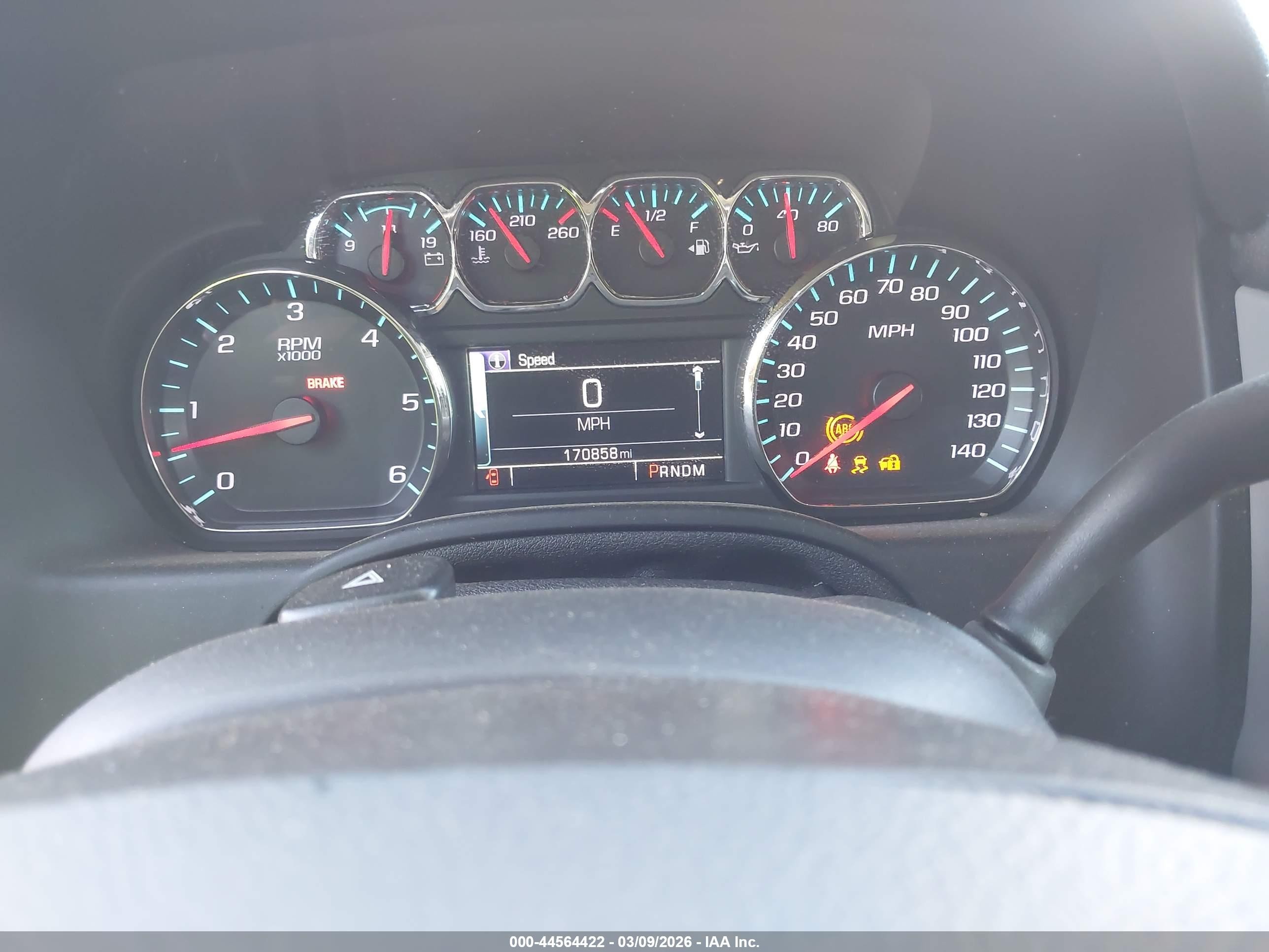 2015 Chevrolet Tahoe Lt Белый vin: 1GNSKBKC7FR194379
